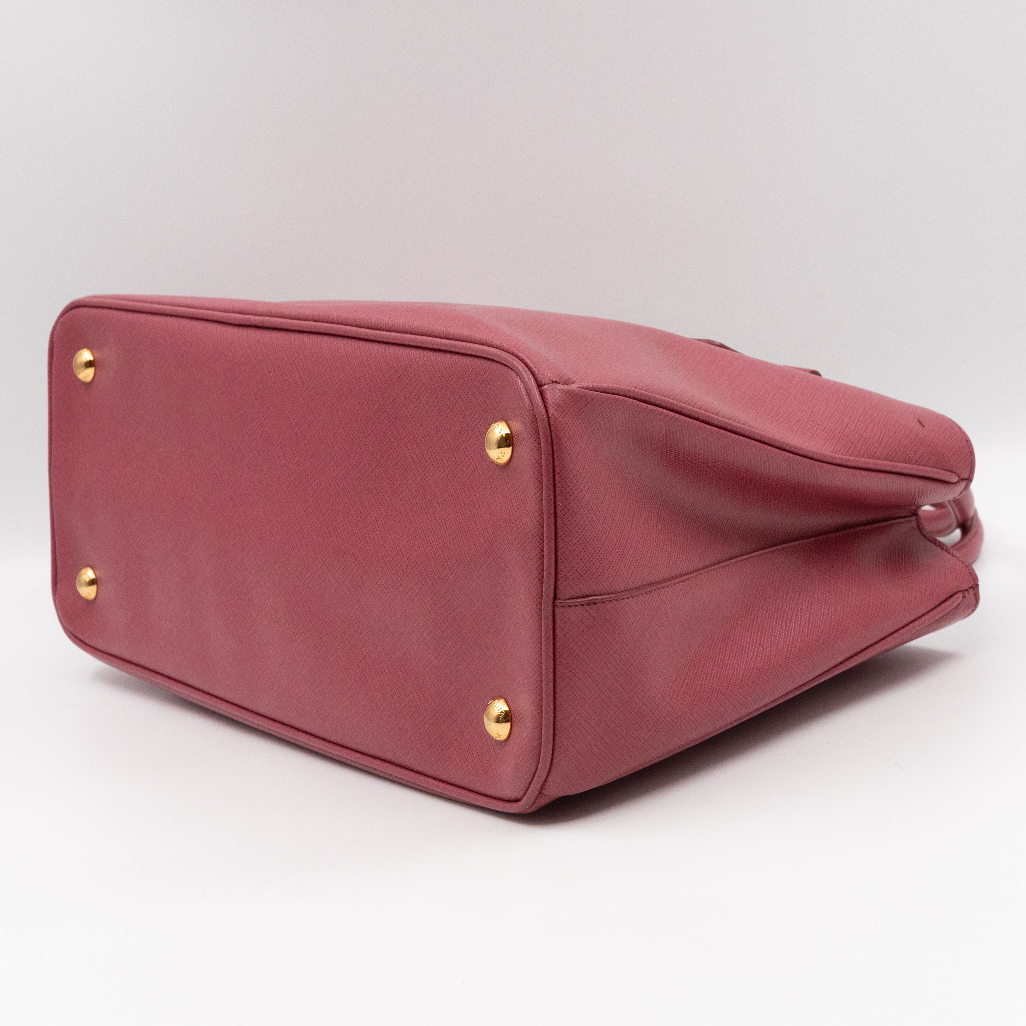 Galleria Medium Single Zip Mauve Saffiano