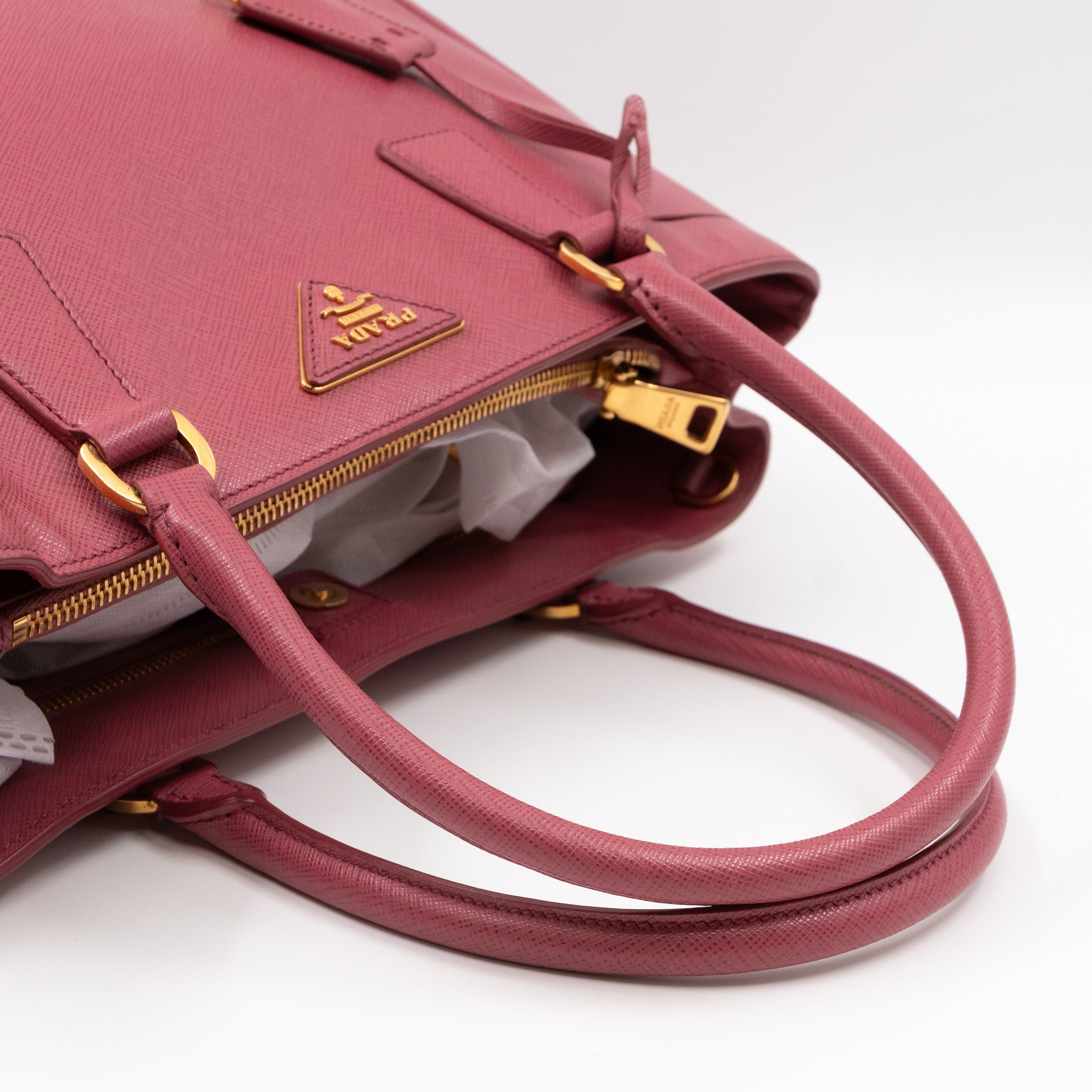 Galleria Medium Single Zip Mauve Saffiano
