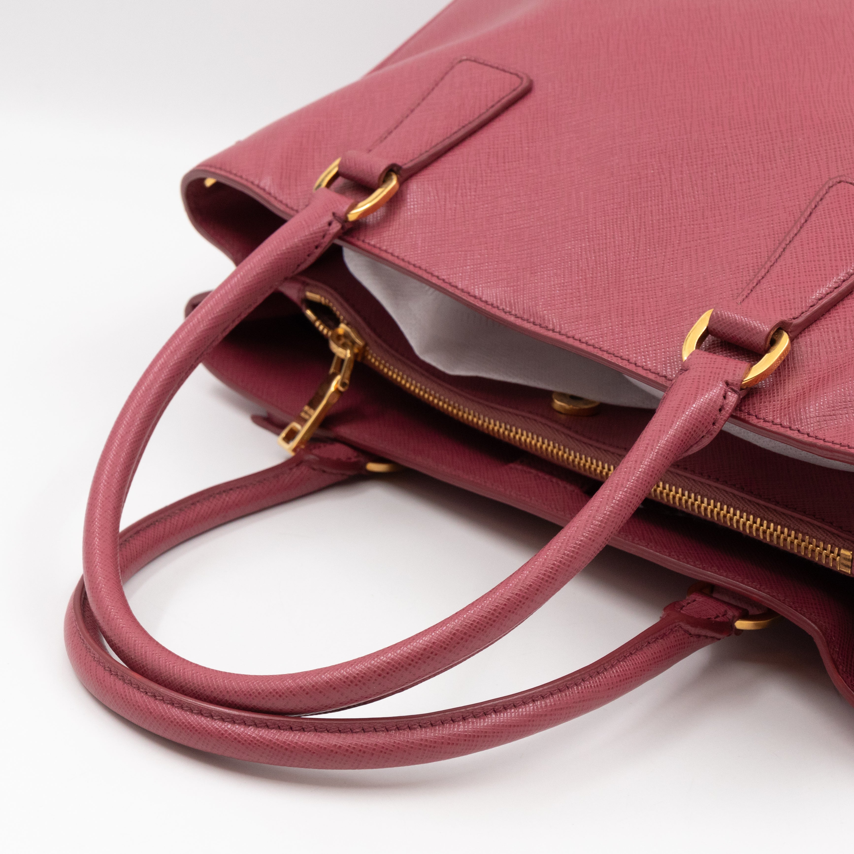 Galleria Medium Single Zip Mauve Saffiano