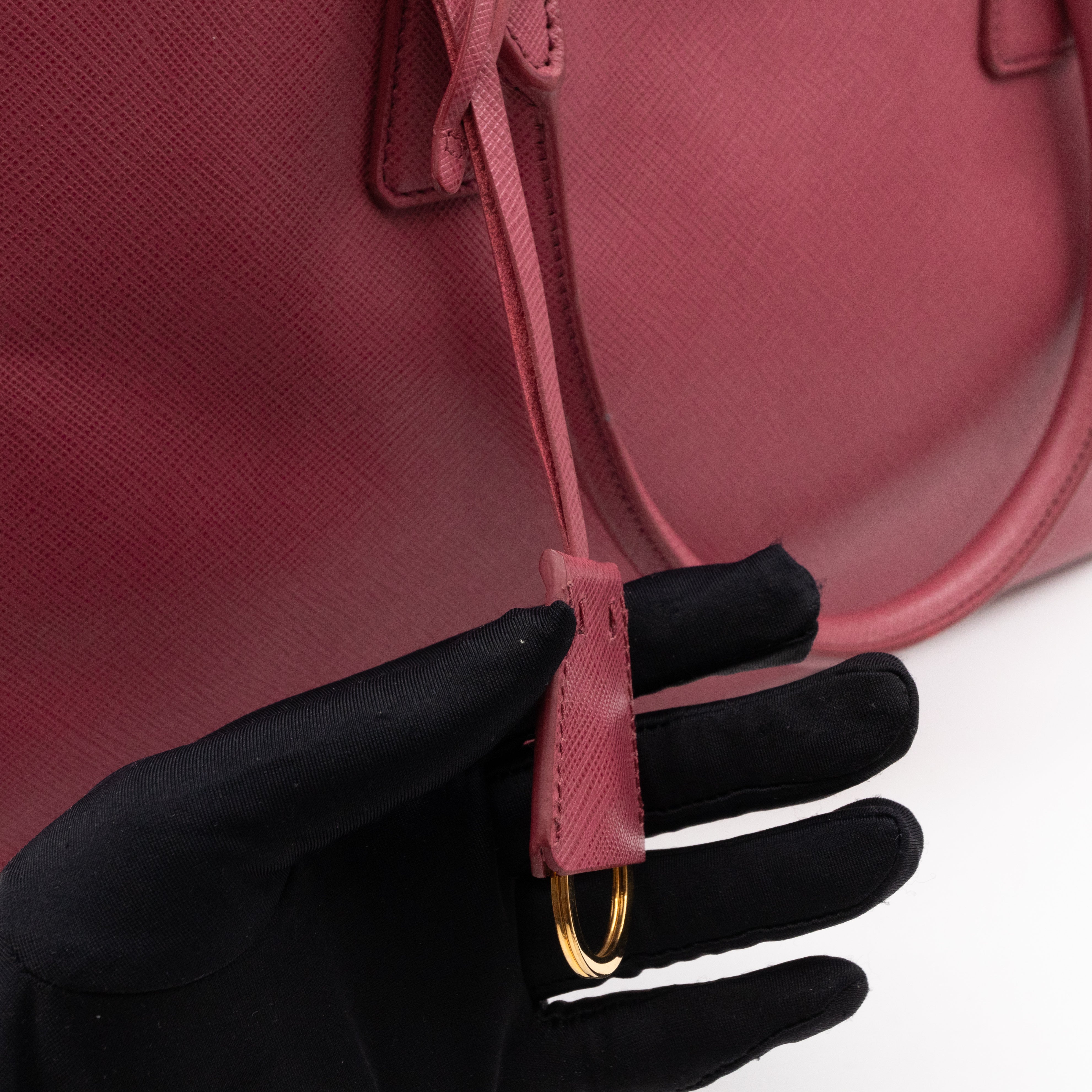 Galleria Medium Single Zip Mauve Saffiano