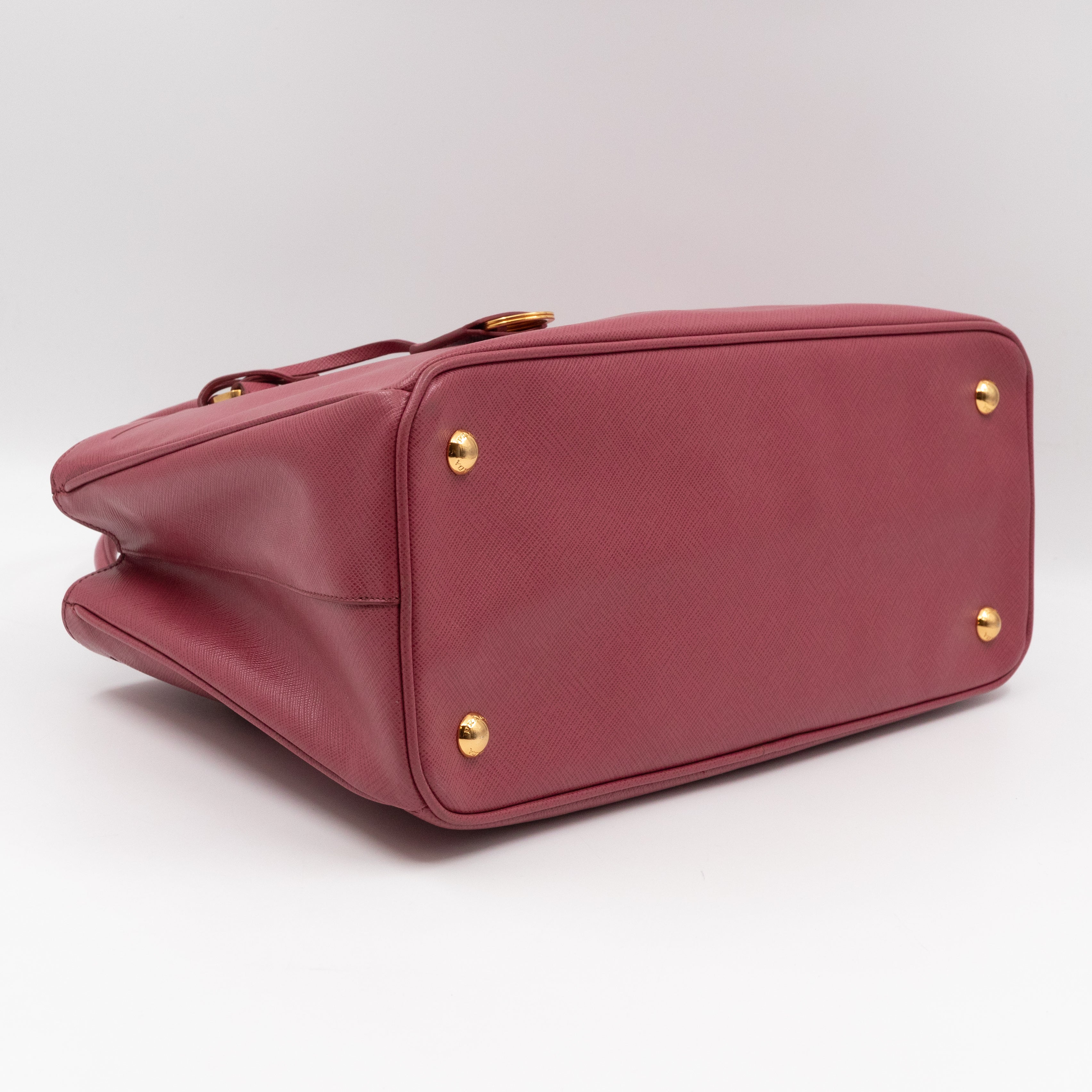 Galleria Medium Single Zip Mauve Saffiano