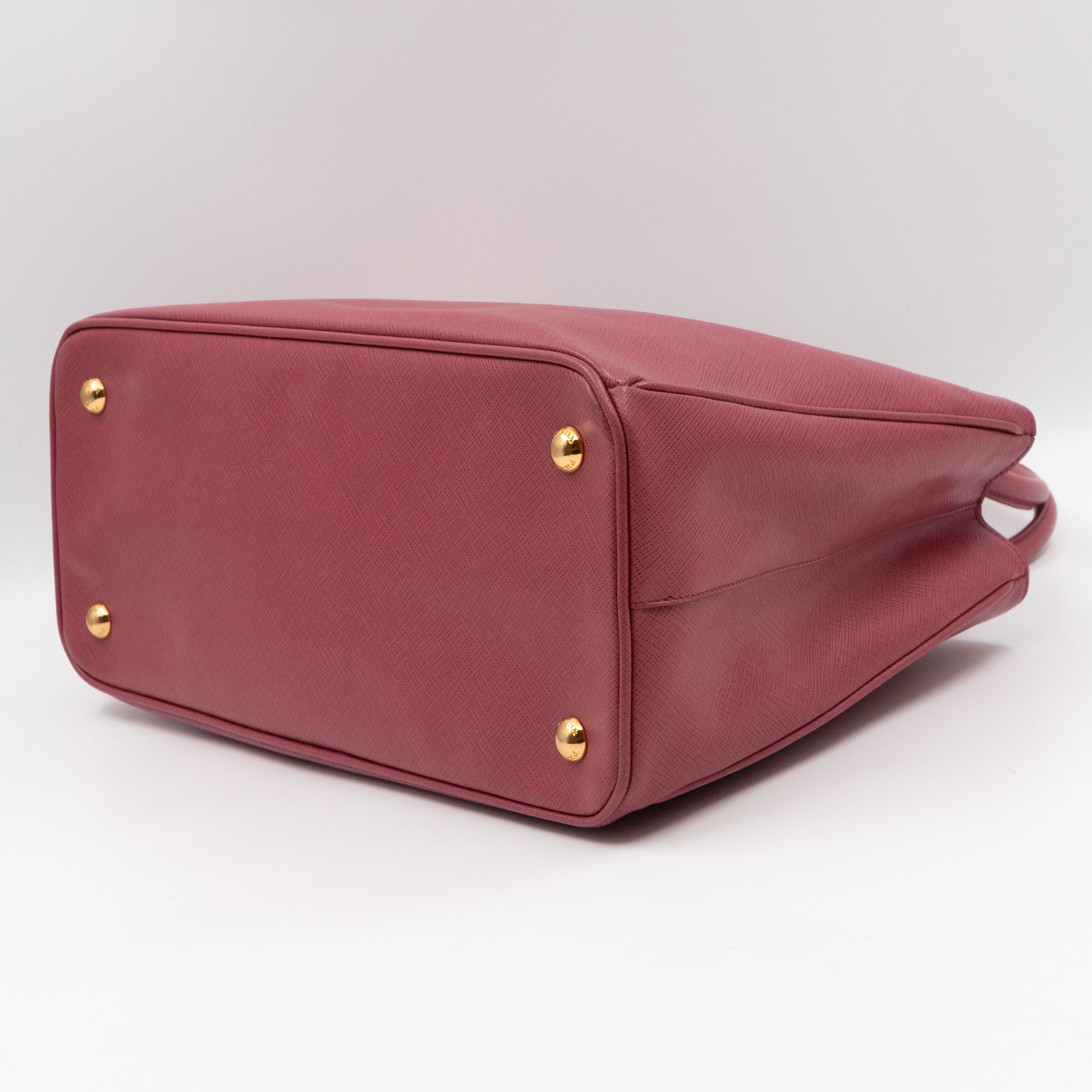 Galleria Medium Single Zip Mauve Saffiano