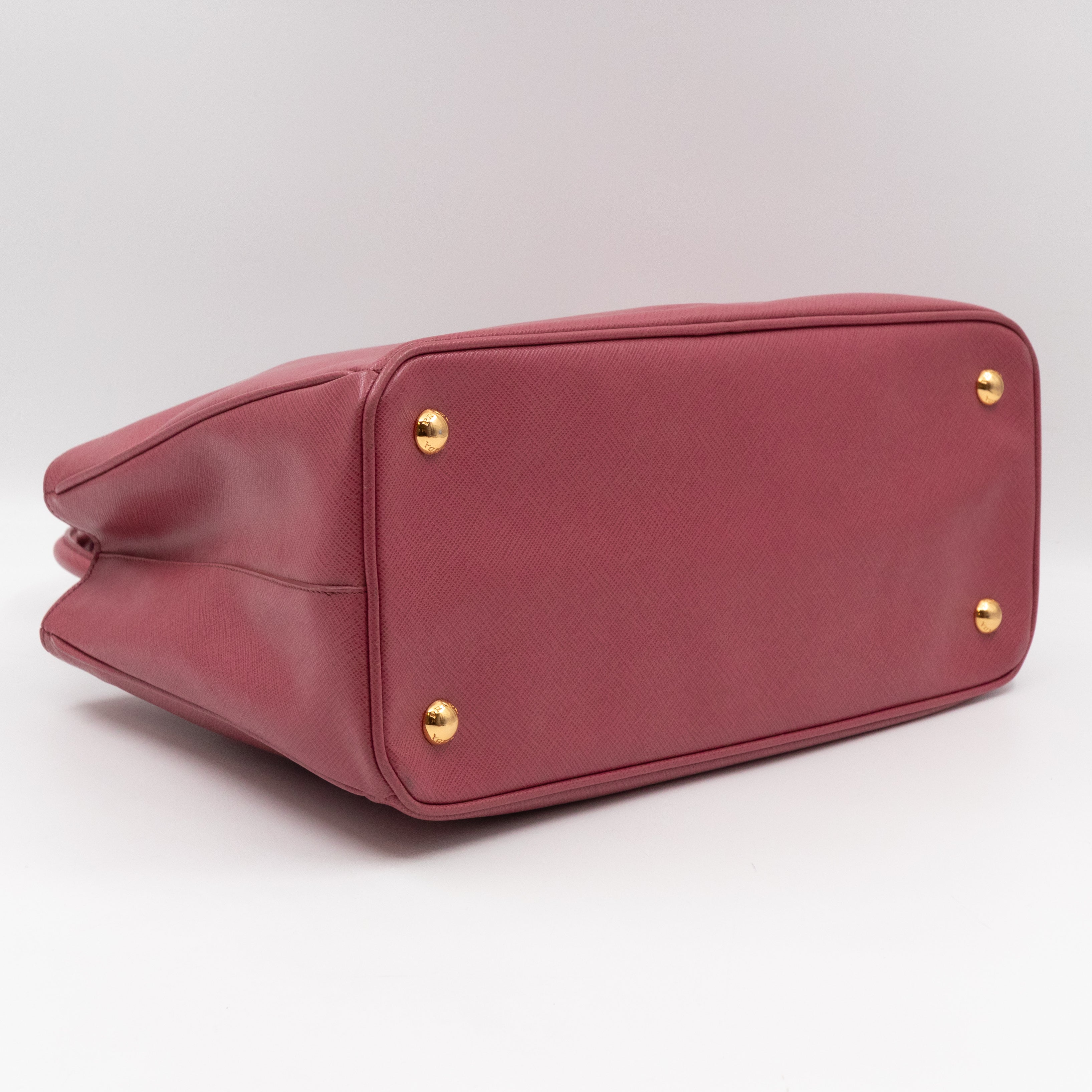 Galleria Medium Single Zip Mauve Saffiano