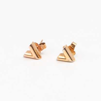 Essential V Studs Gold