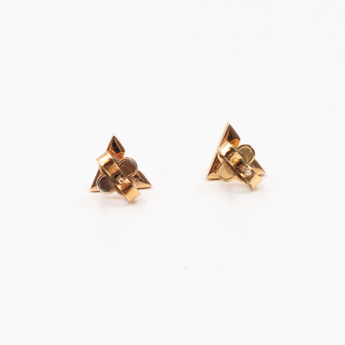 Essential V Studs Gold