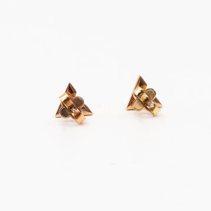 Essential V Studs Gold