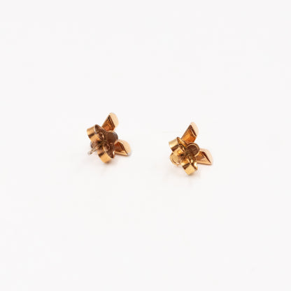 Essential V Studs Gold