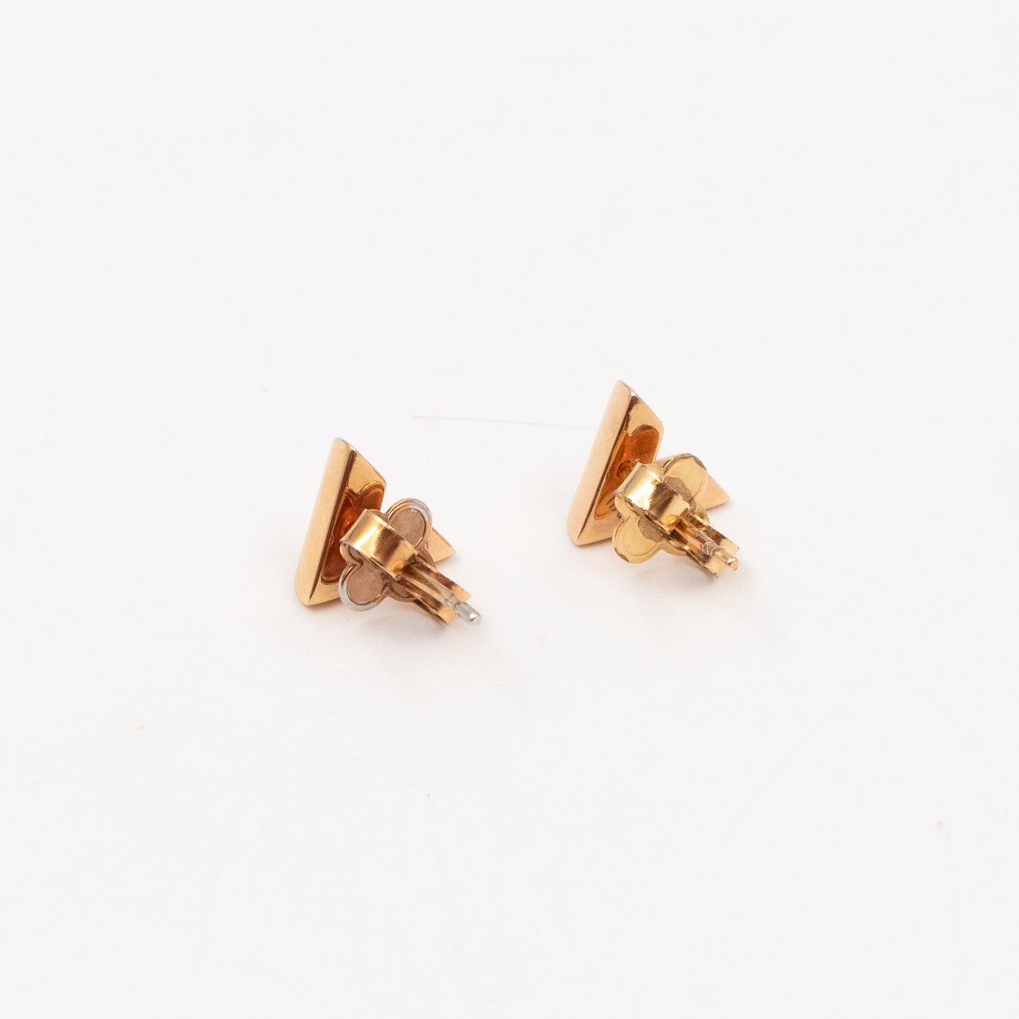 Essential V Studs Gold