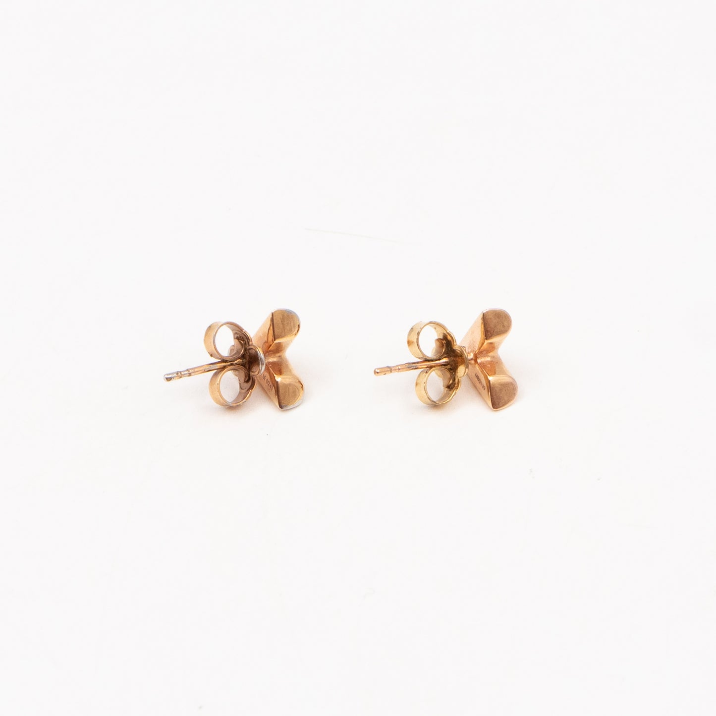 Essential V Studs Gold