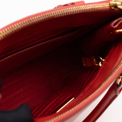 Galleria Small Double Zip Fiery Red Saffiano