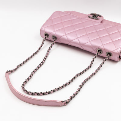 Coco Pleats Single Flap Small Pearly Pink Iridescent Leather