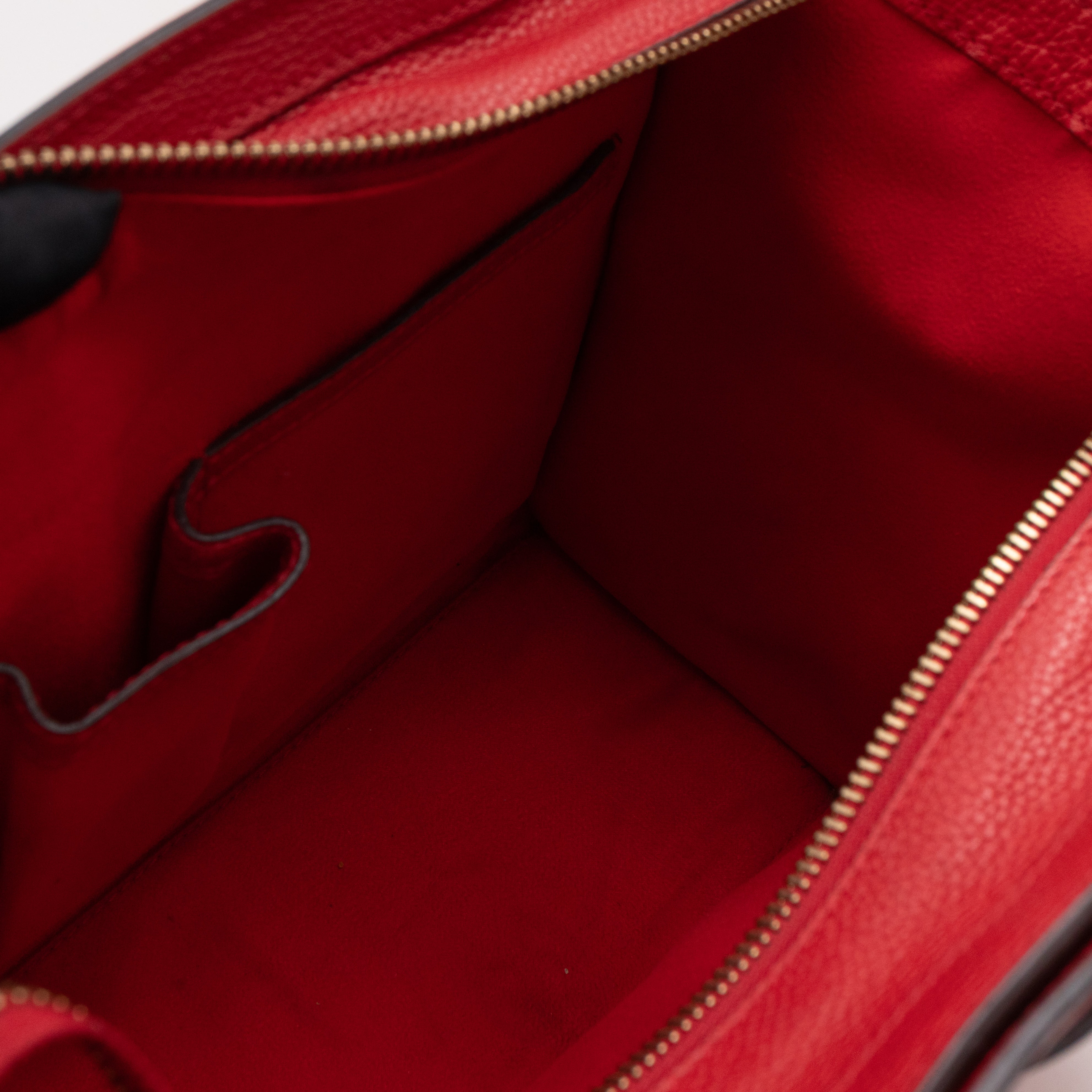 Micro Luggage Red