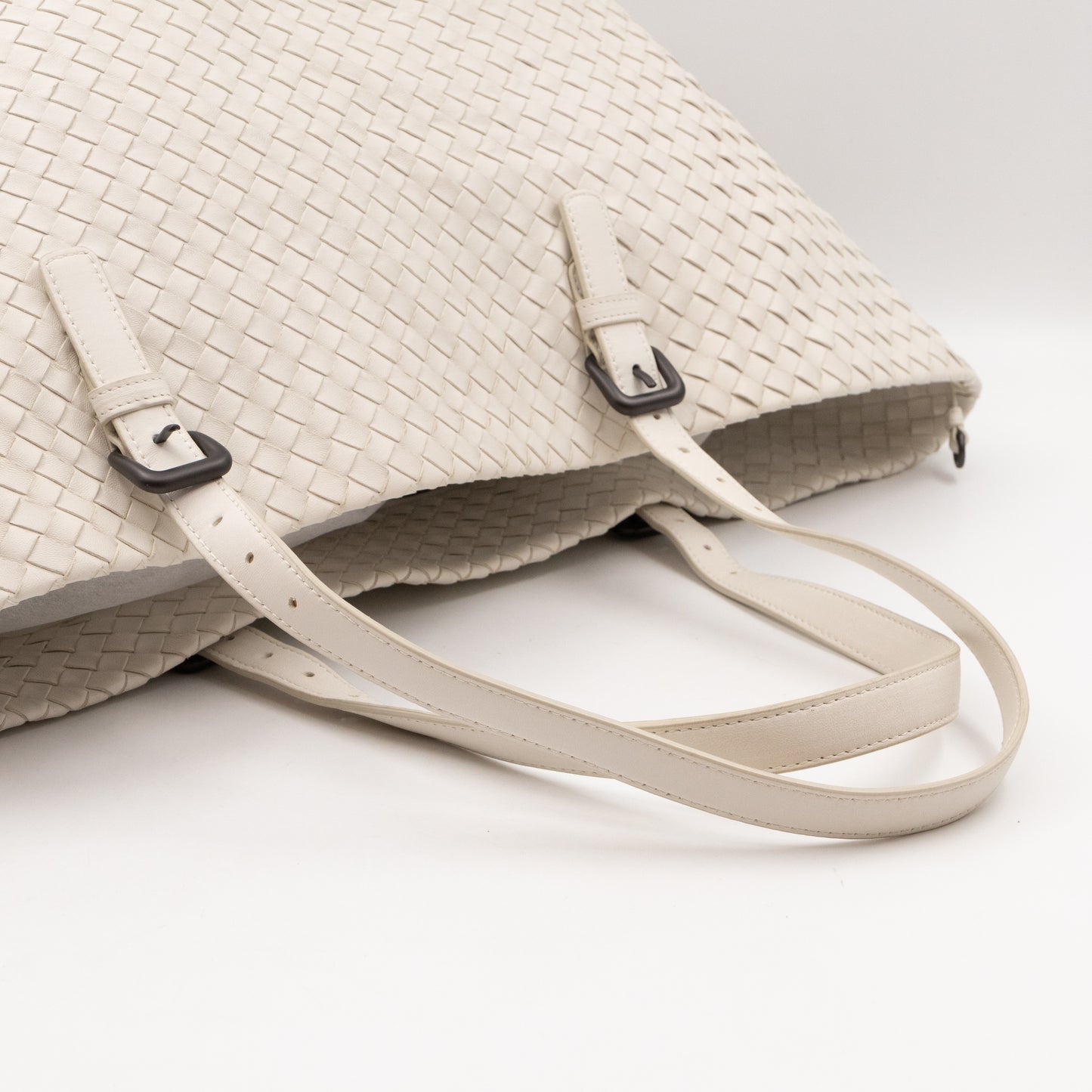 Large Cabat Tote White Intrecciato Leather