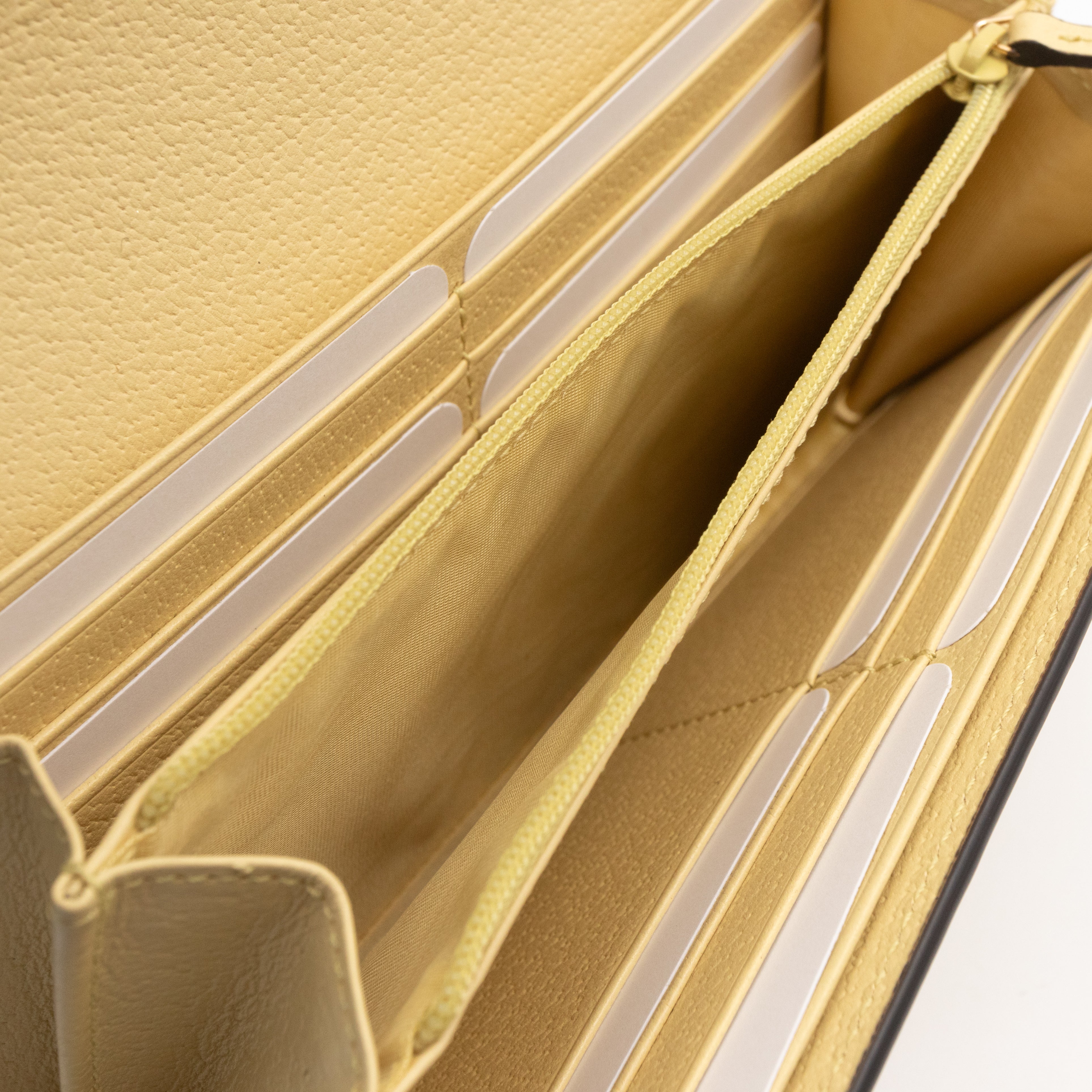 Ophidia Continental Wallet on Chain Yellow