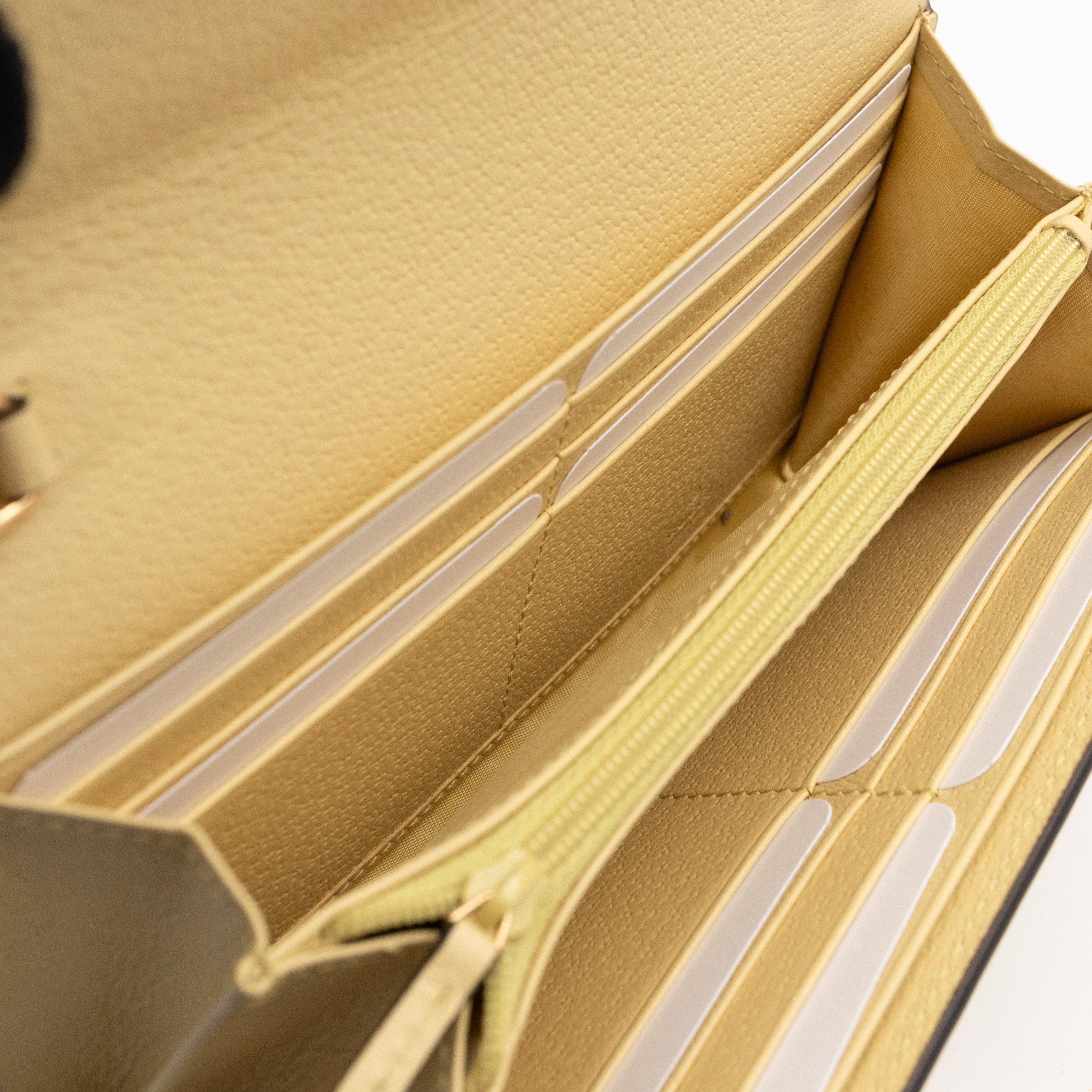 Ophidia Continental Wallet on Chain Yellow