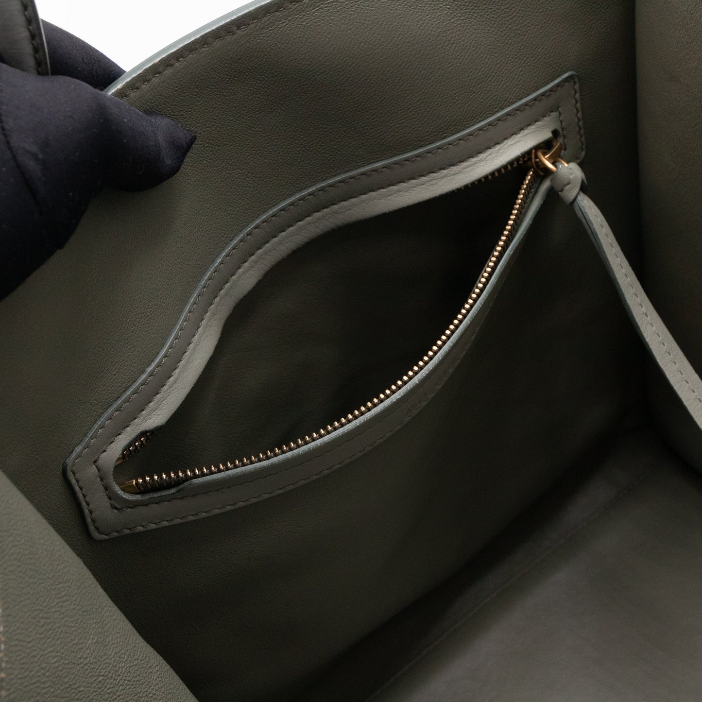 Phantom Medium Luggage Grey Suede Leather