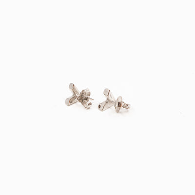 Essential V Studs Earrings Silver