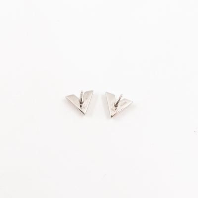 Essential V Studs Earrings Silver