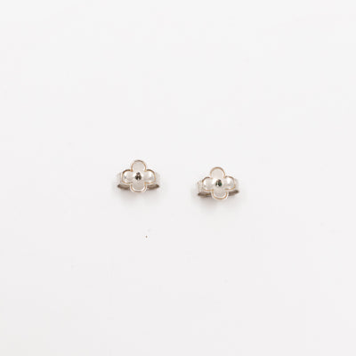 Essential V Studs Earrings Silver