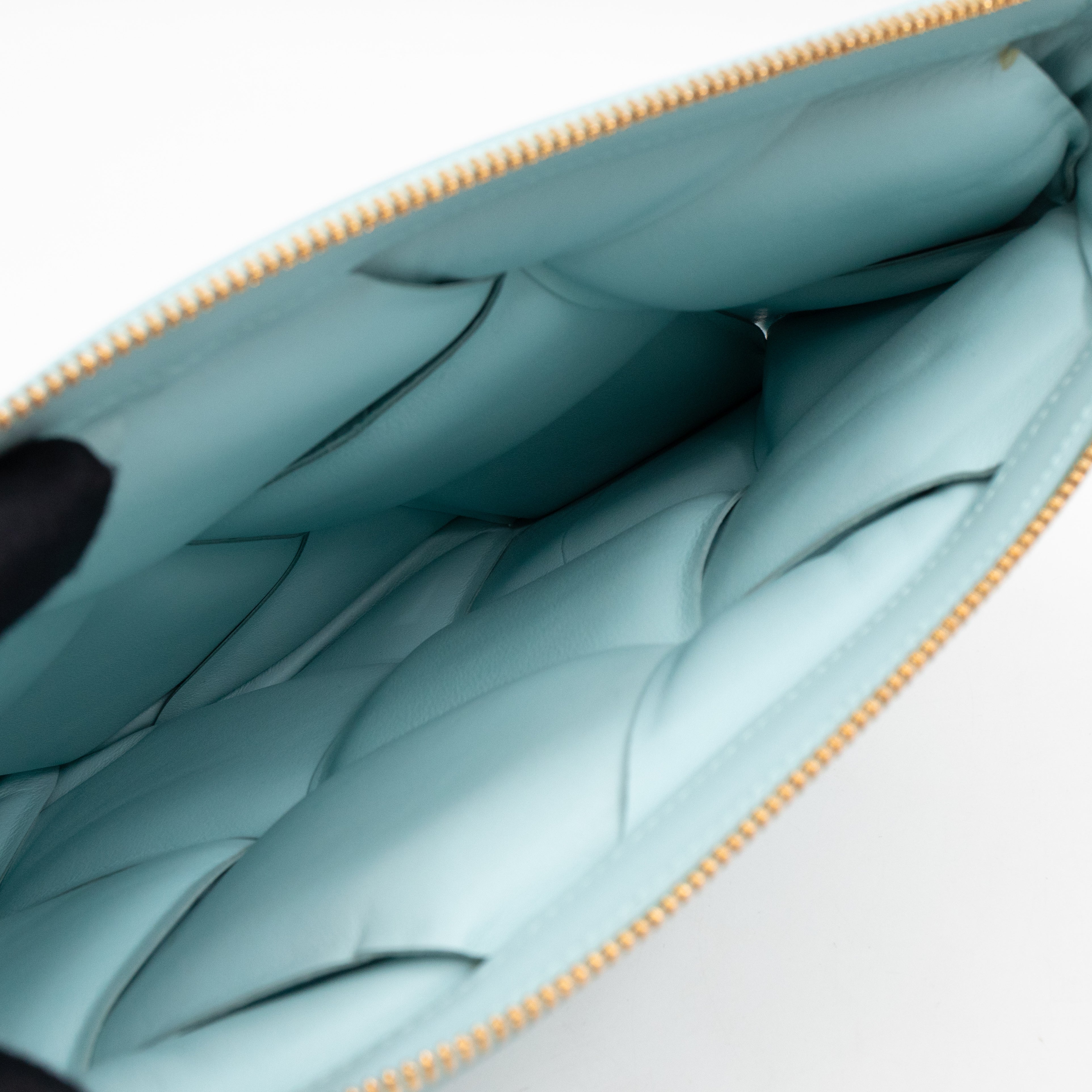 Padded Pouch Clutch Maxi Intrecciato Spearmint Leather