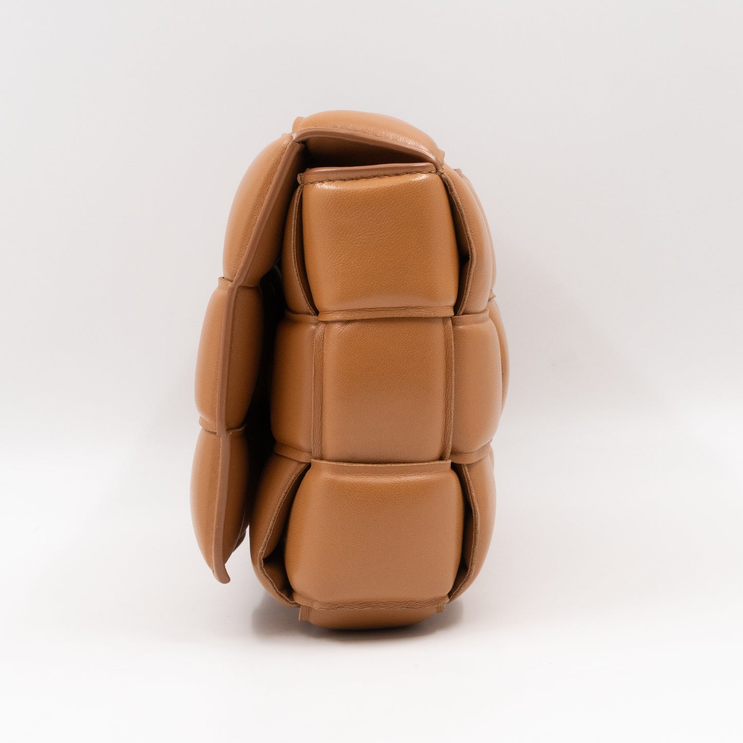 Classic Padded Cassette Caramel Intreccio Leather