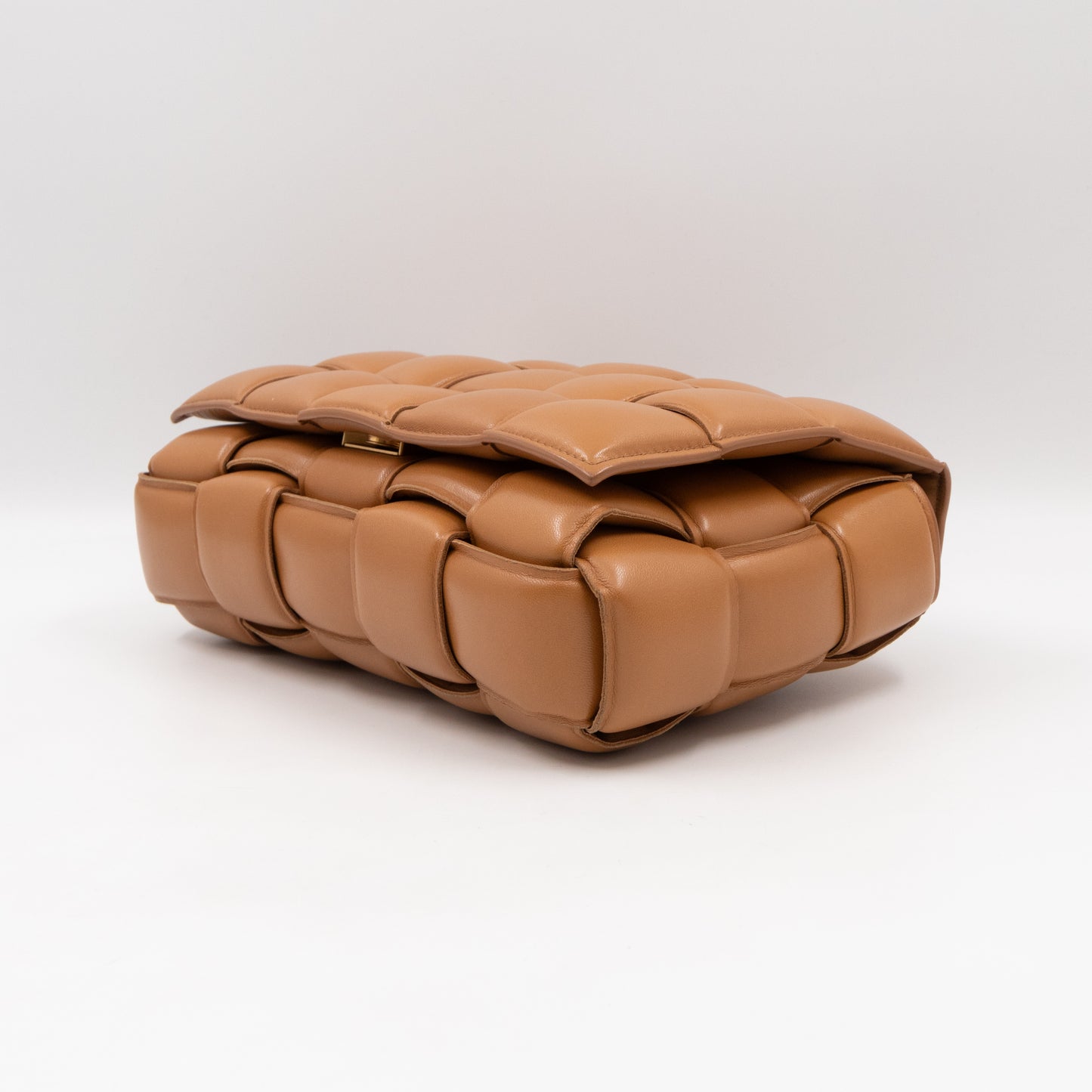 Classic Padded Cassette Caramel Intreccio Leather