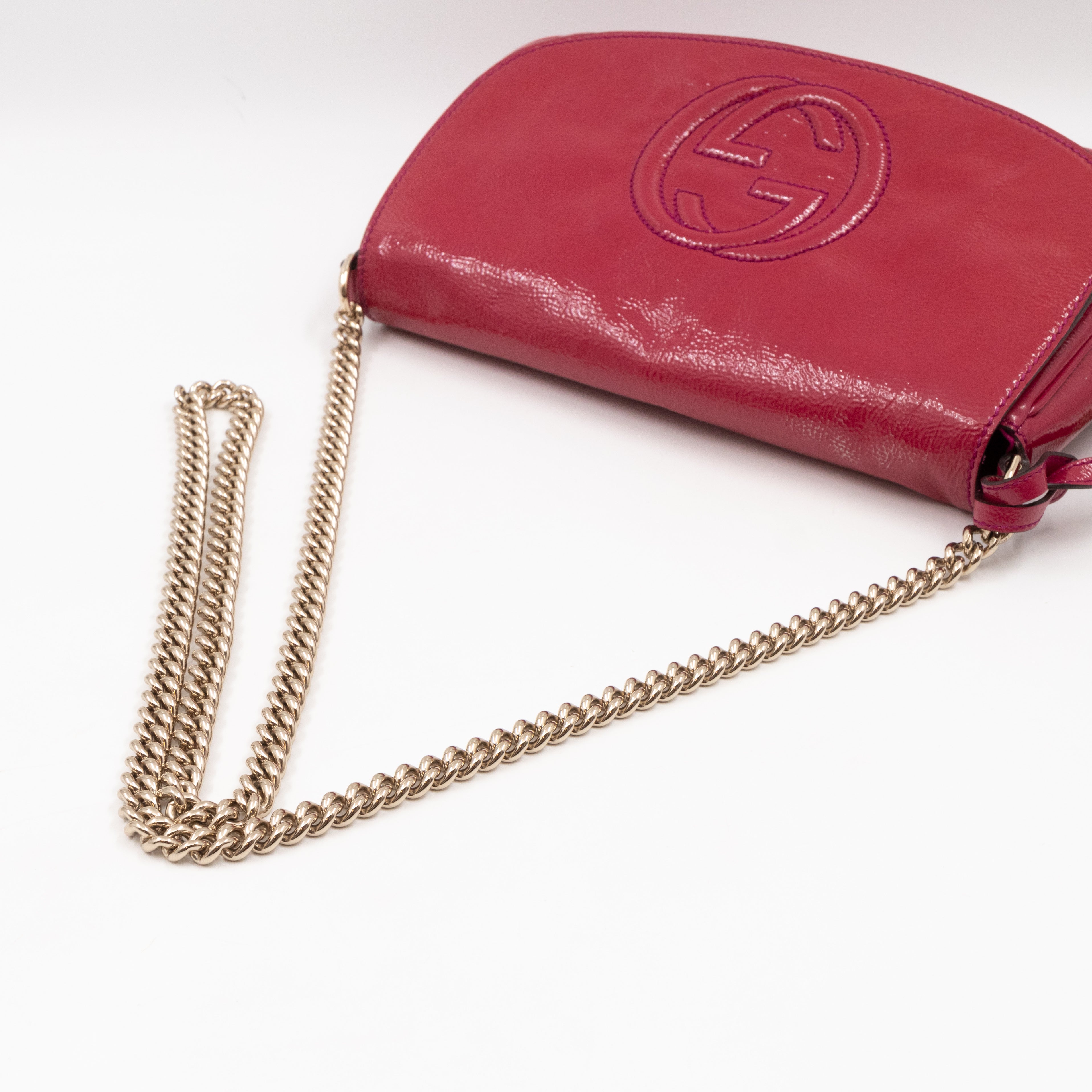 Soho Medium Flap Chain Bag Fuchsia Patent Leather