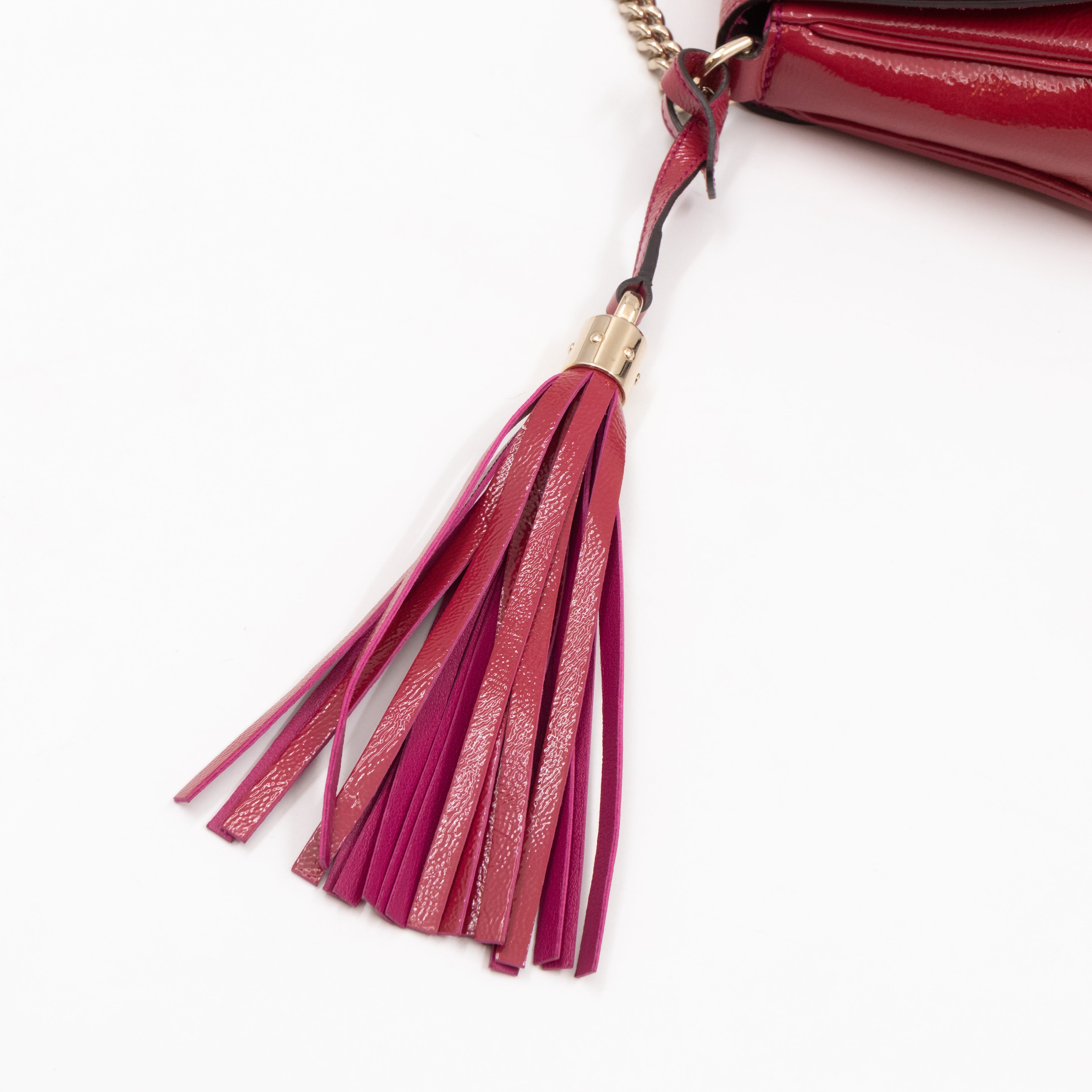Soho Medium Flap Chain Bag Fuchsia Patent Leather