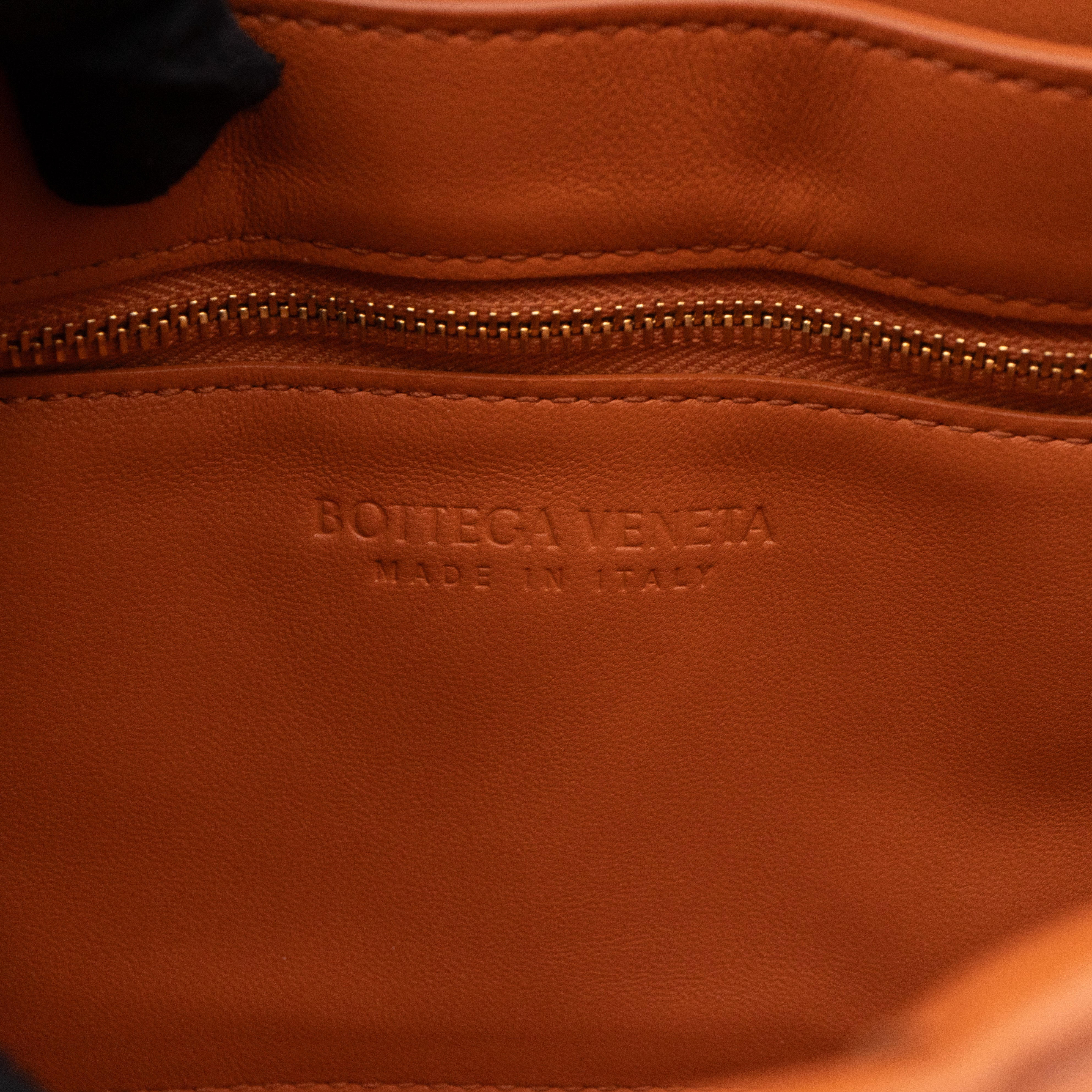 Classic Padded Cassette Clay Intreccio Leather
