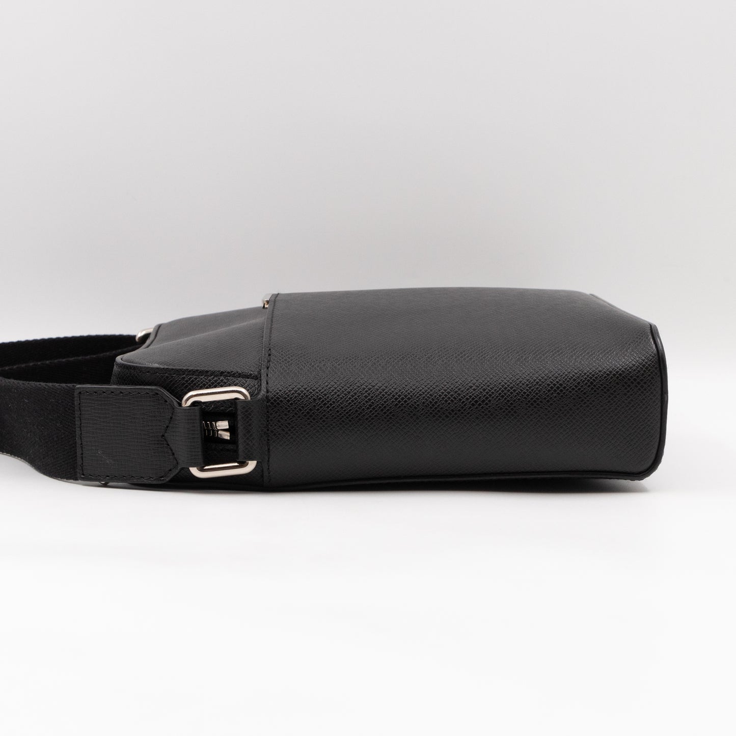 Anton Pochette Black Taiga Leather