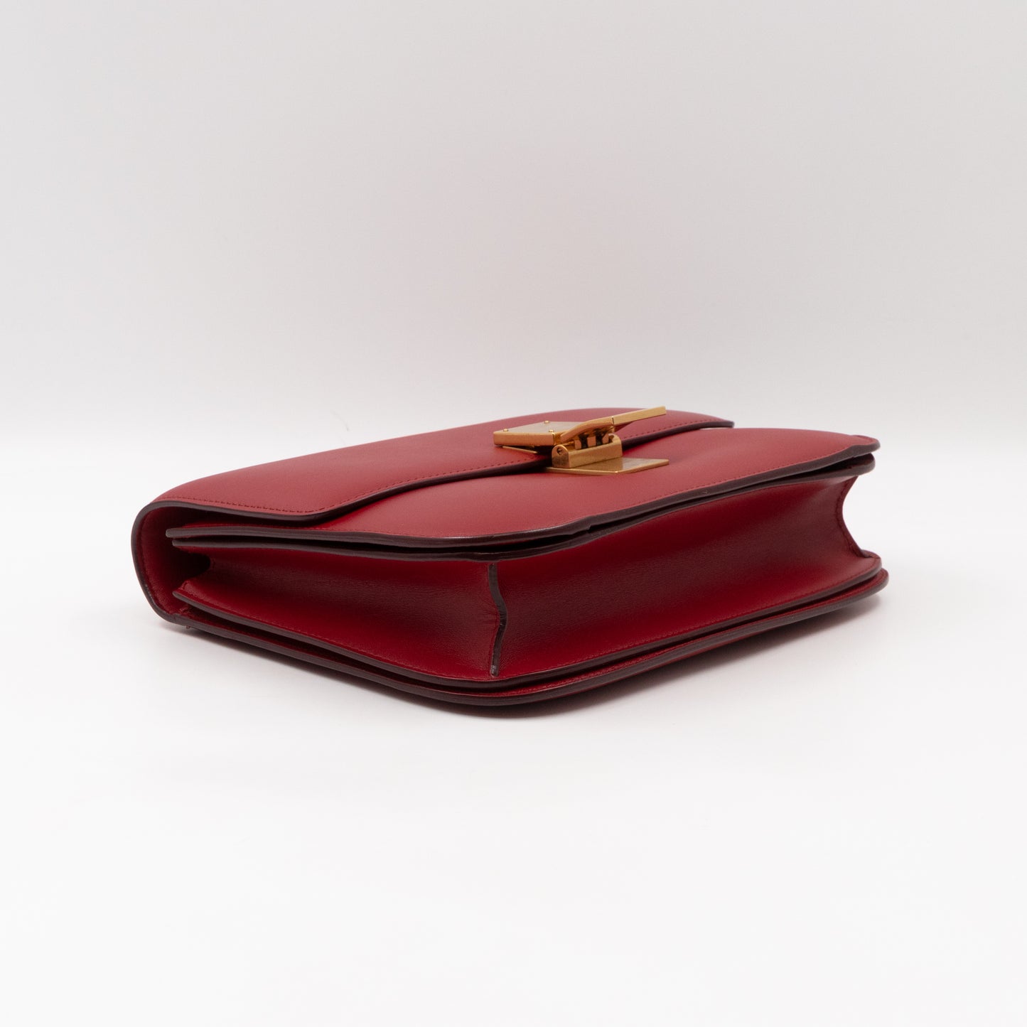 Classic Box Medium Rouge Leather