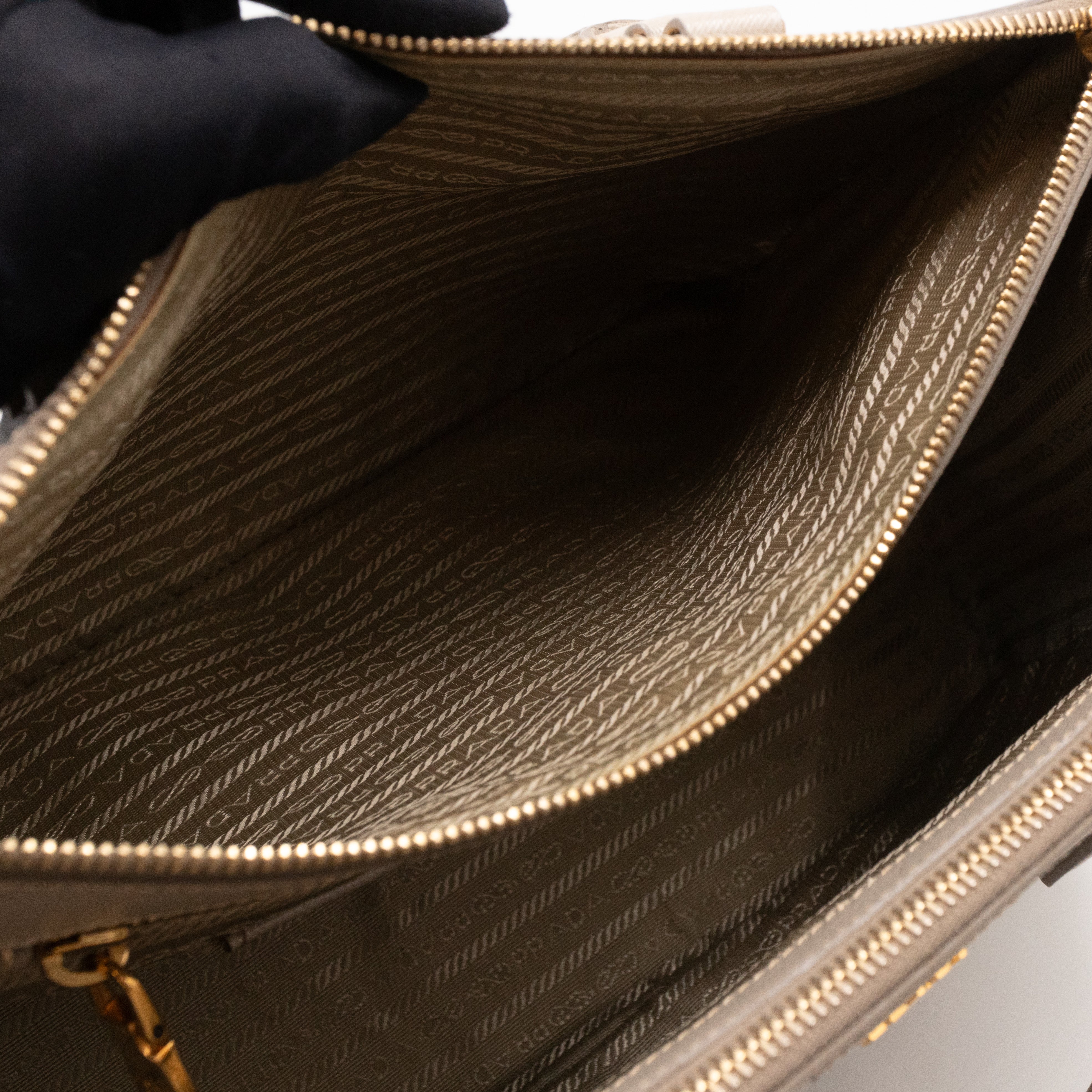 Galleria Large Double Zip Grey Taupe Saffiano Leather
