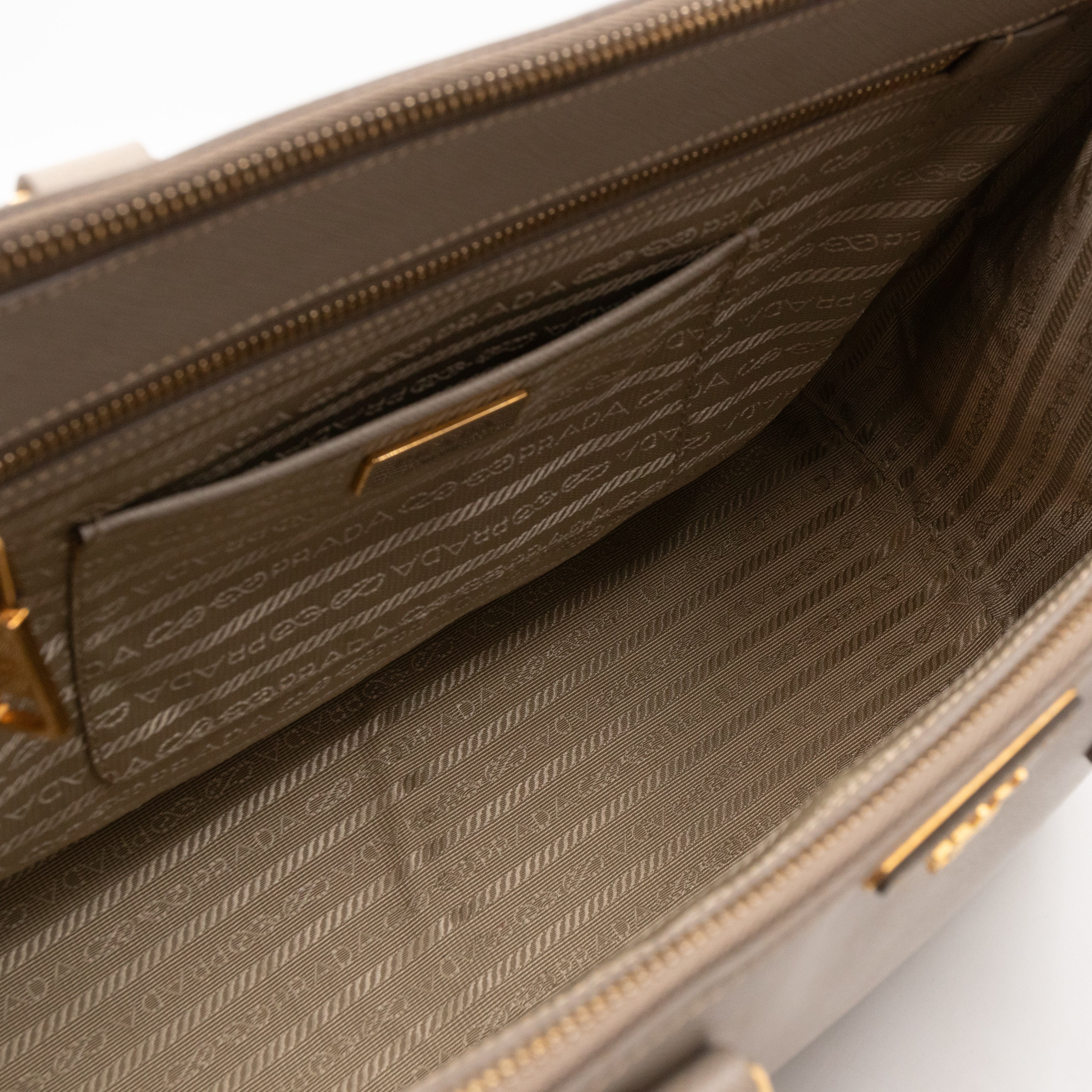 Galleria Large Double Zip Grey Taupe Saffiano Leather