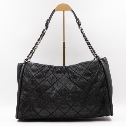 Relax CC Tote Black Iridescent Leather