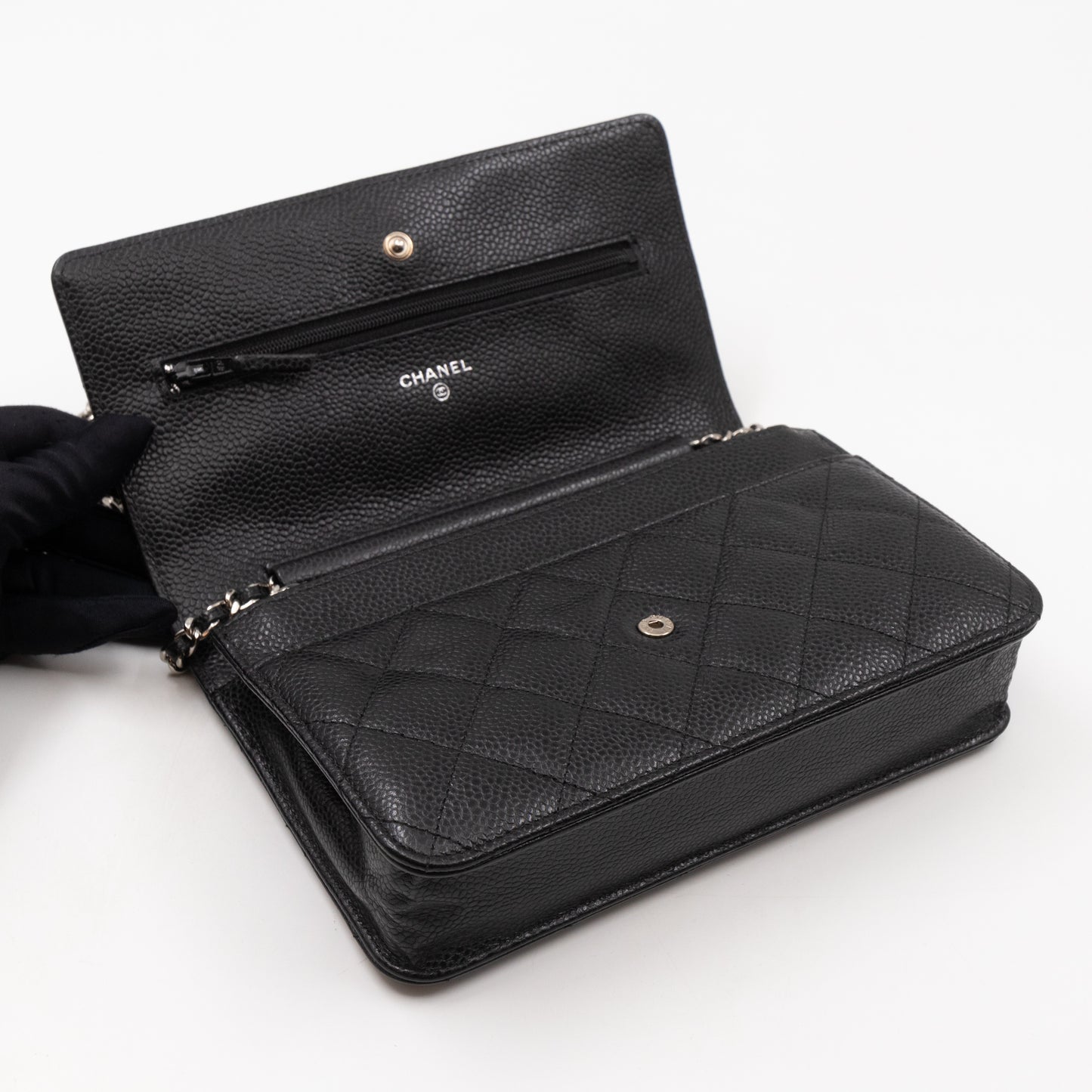 Classic Wallet On Chain Black Caviar Silver