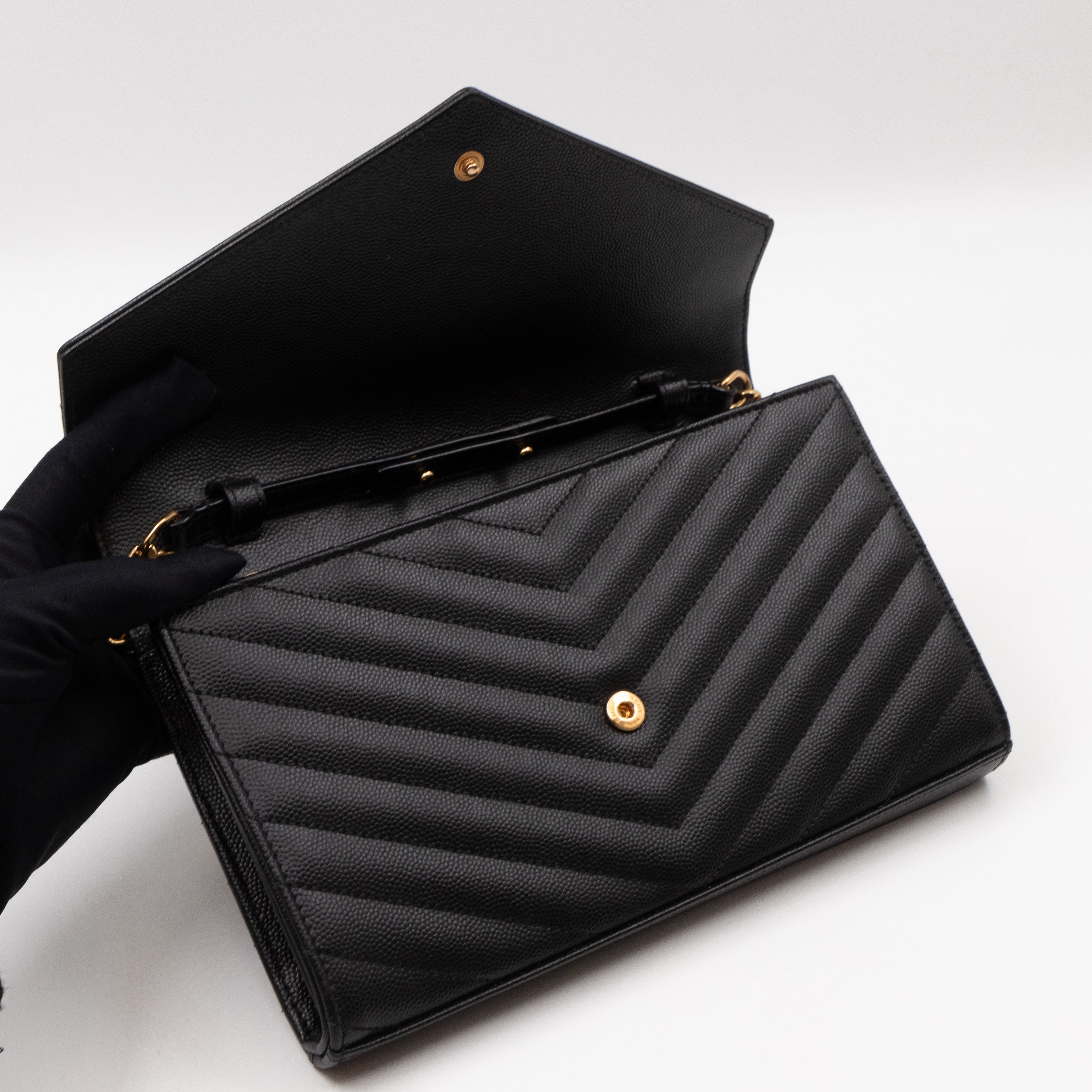 Cassandre Chain Wallet On Chain Black Grained Leather Gold