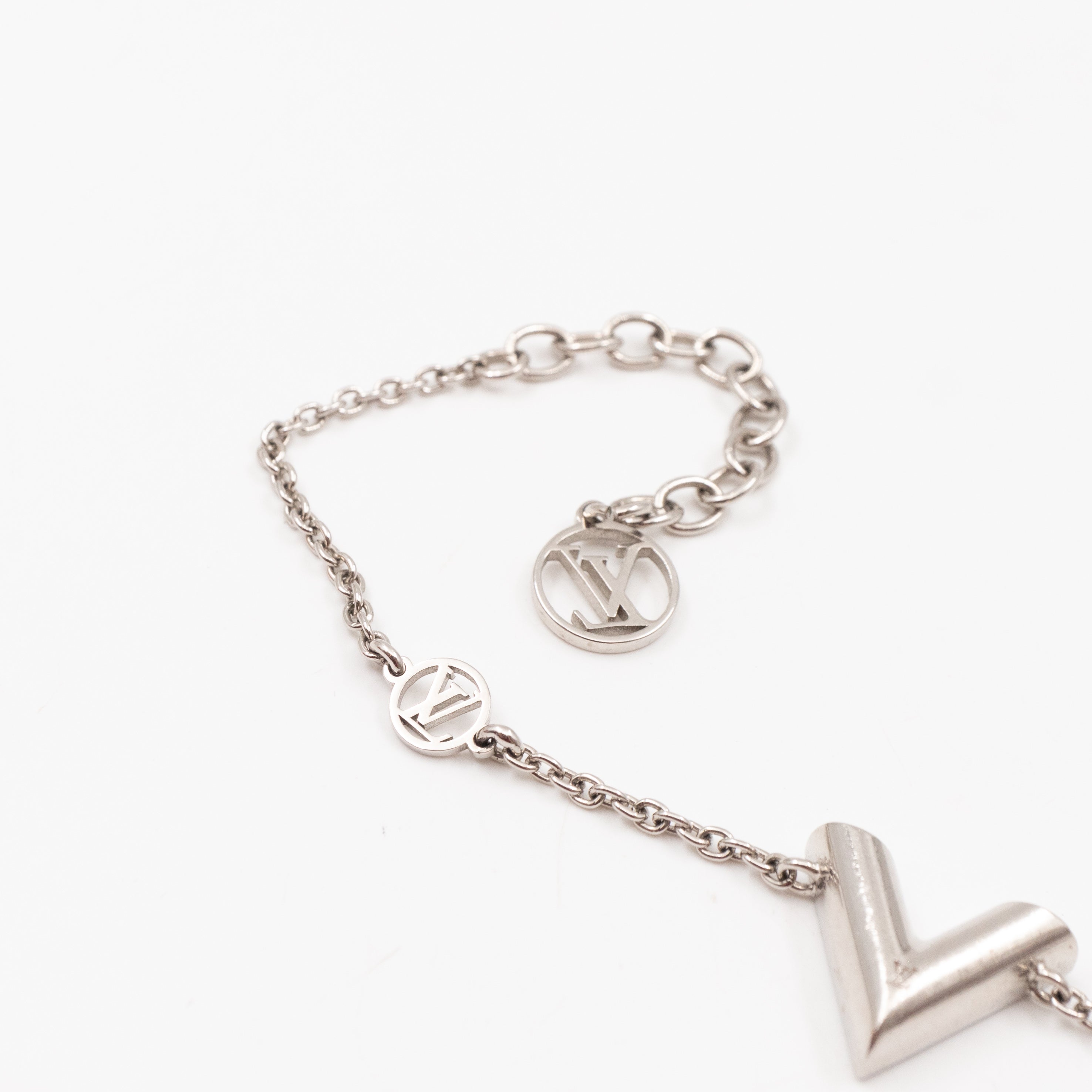 Essential V Supple Bracelet Silver