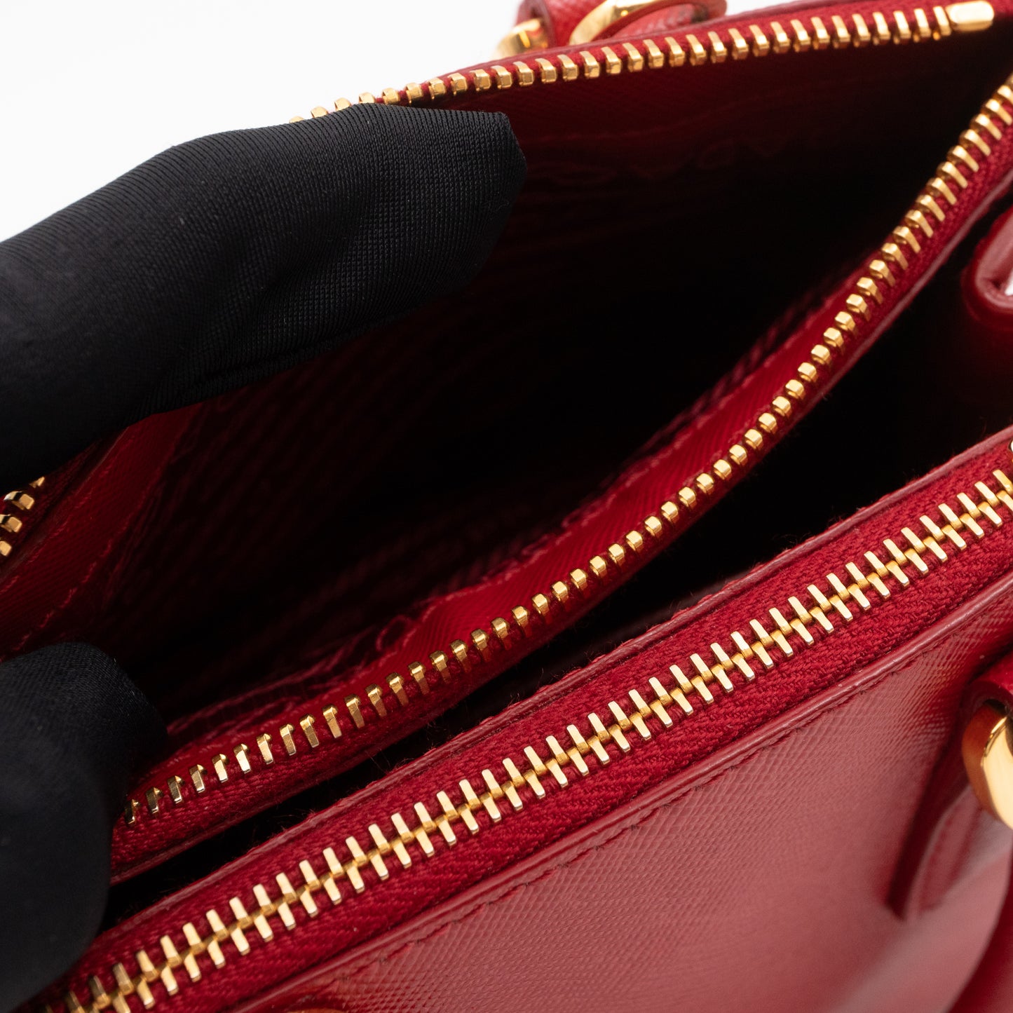 Galleria Micro Double Zip Red Saffiano