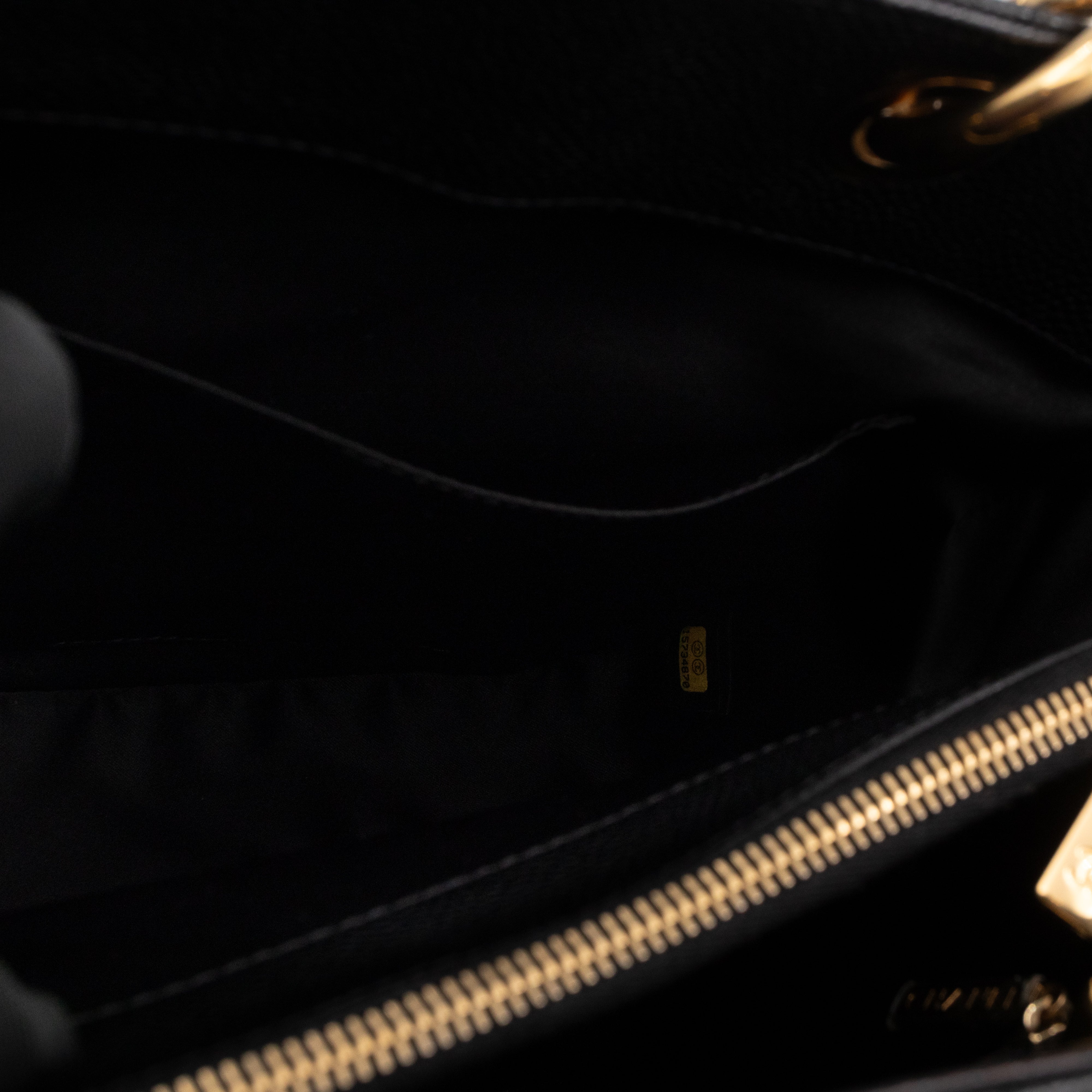 GST Grand Shopping Tote Black Caviar Gold