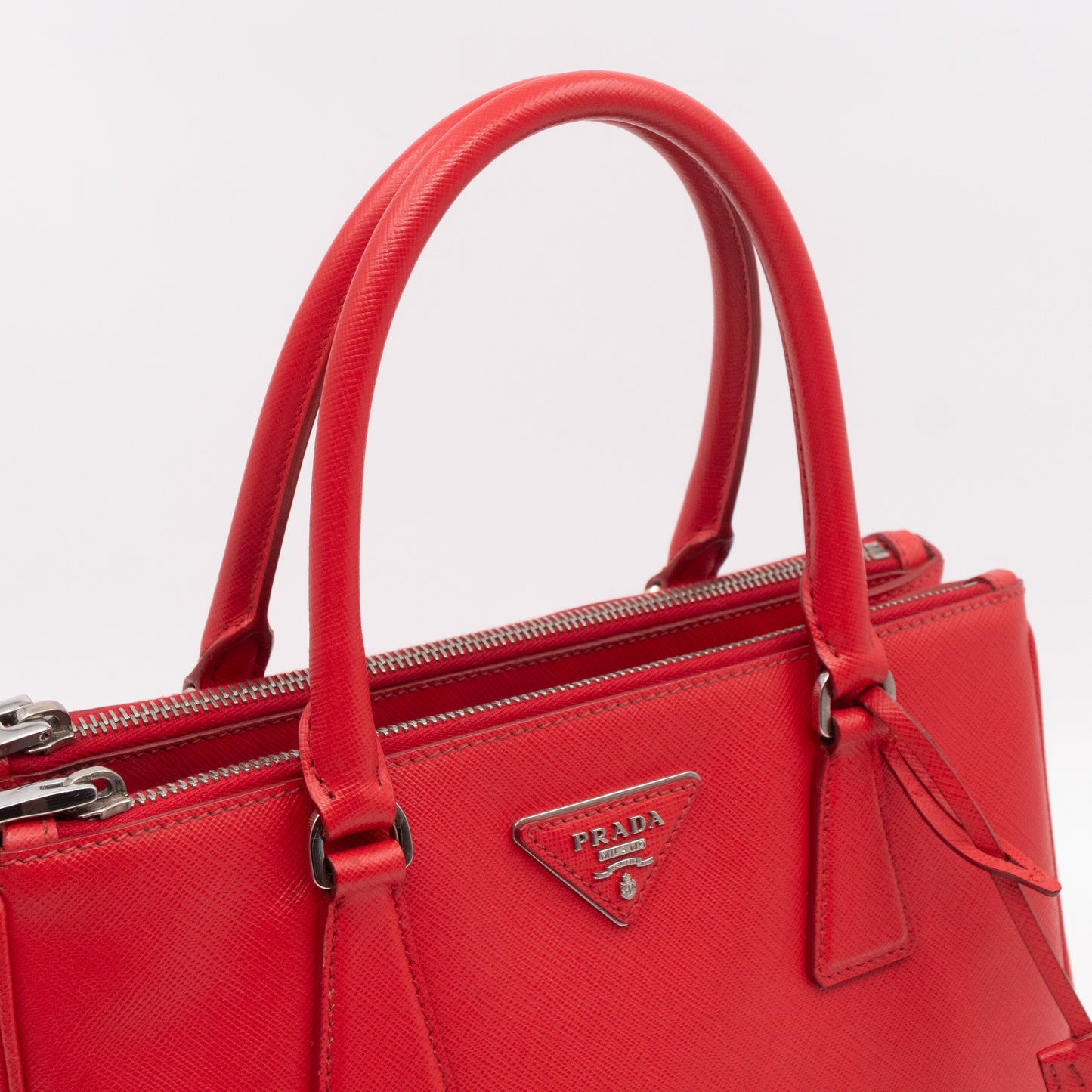 Galleria Medium Double Zip Red Saffiano