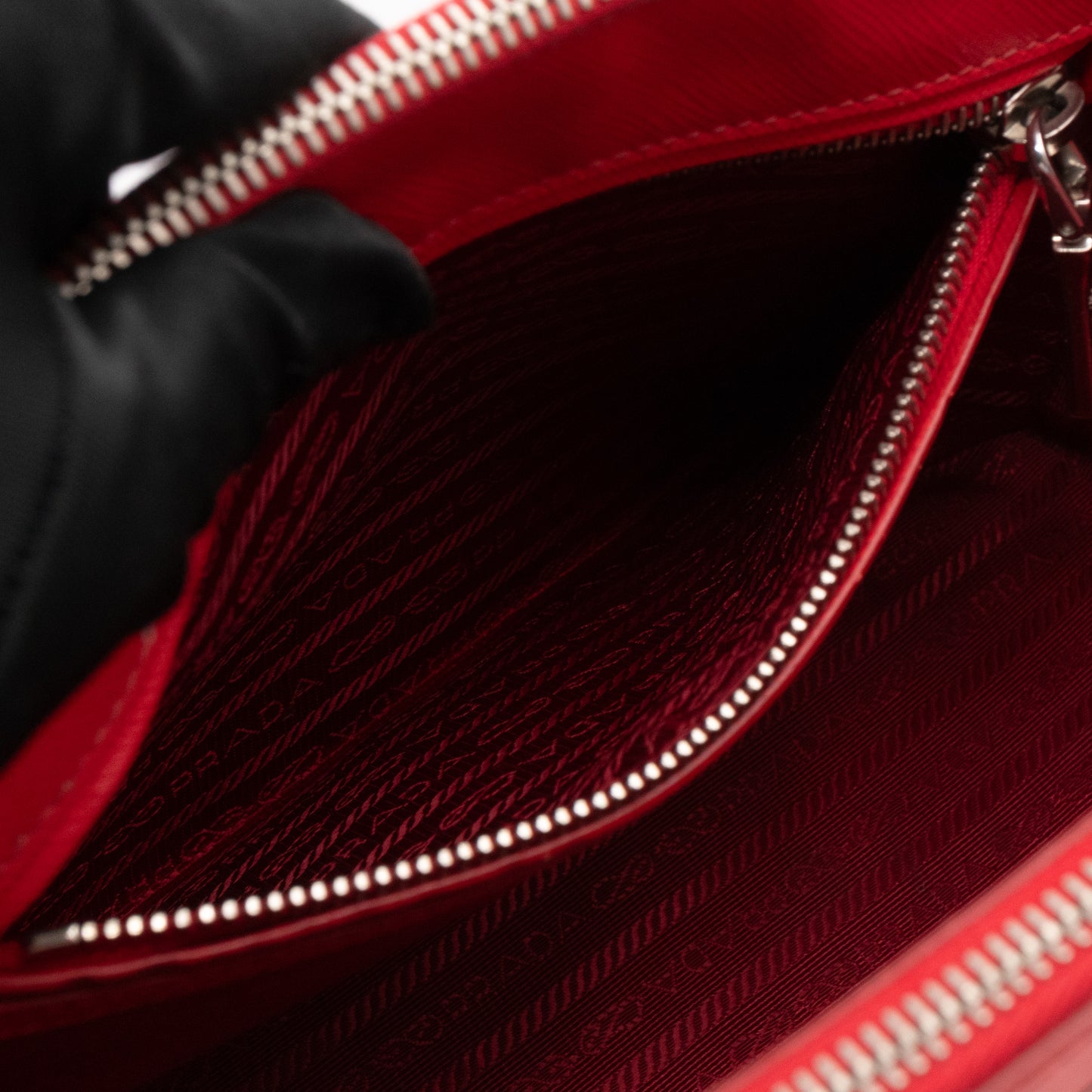 Galleria Medium Double Zip Red Saffiano