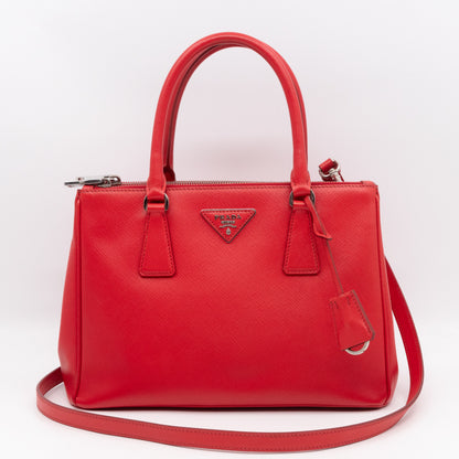 Galleria Medium Double Zip Red Saffiano