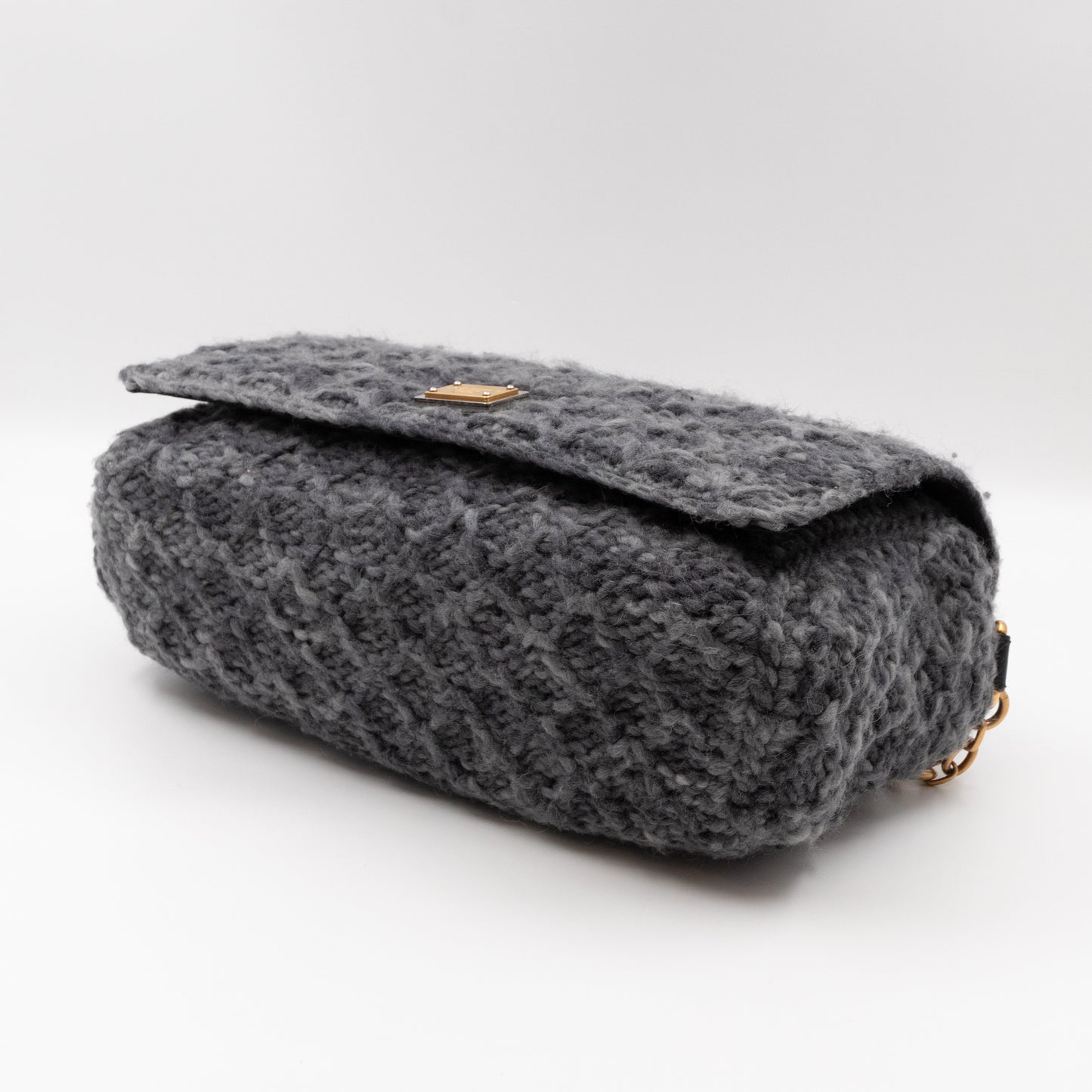 Flap Shoulder Bag Grey Knitted Wool Gold