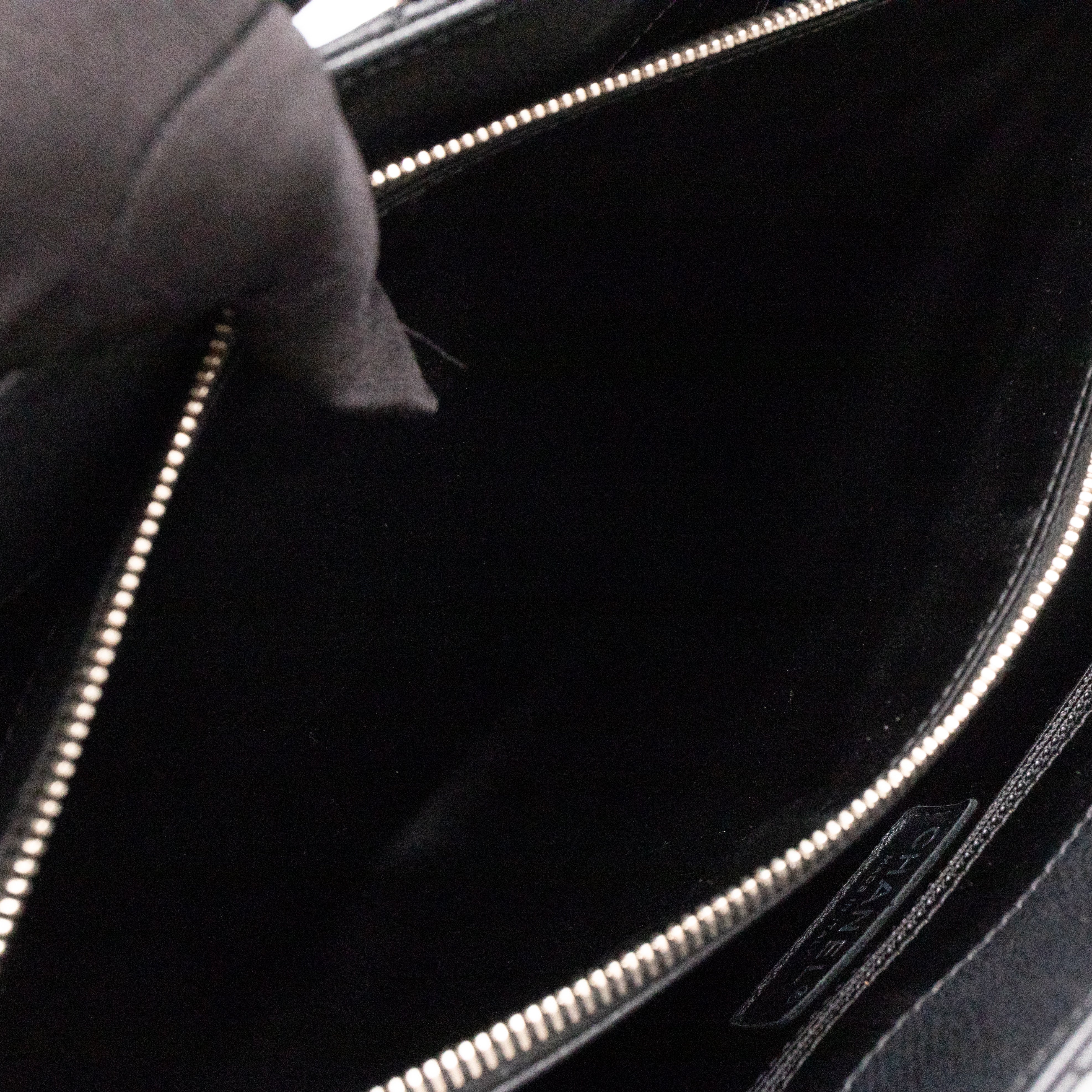GST XL Grand Shopping Tote Black Caviar Silver