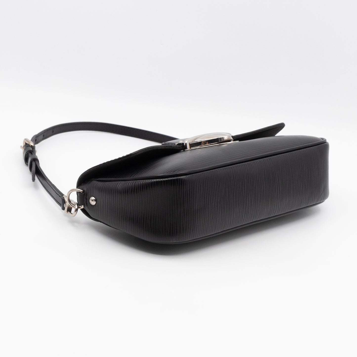 Pochette Montaigne Black Epi Leather