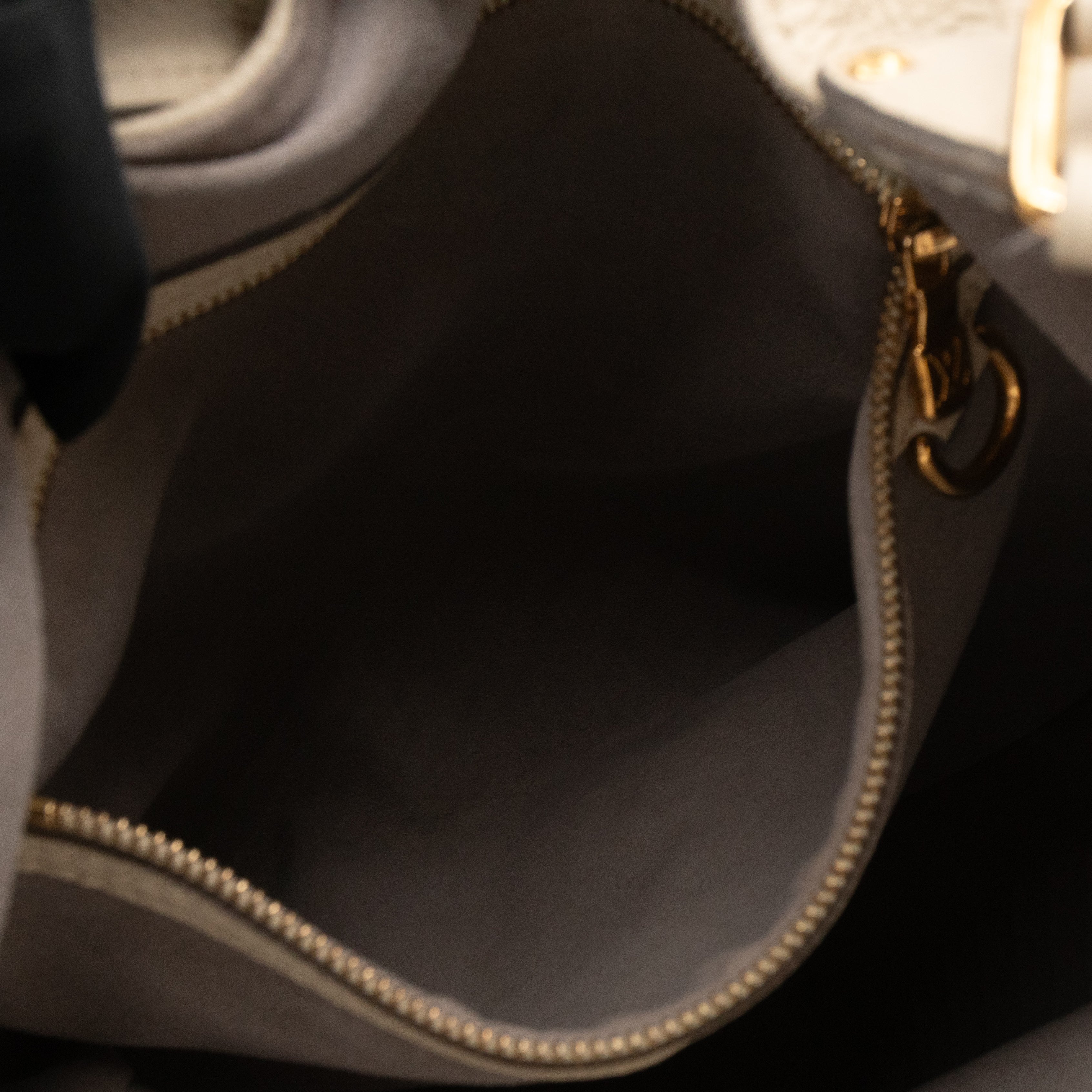 Mahina XL Ivory Leather