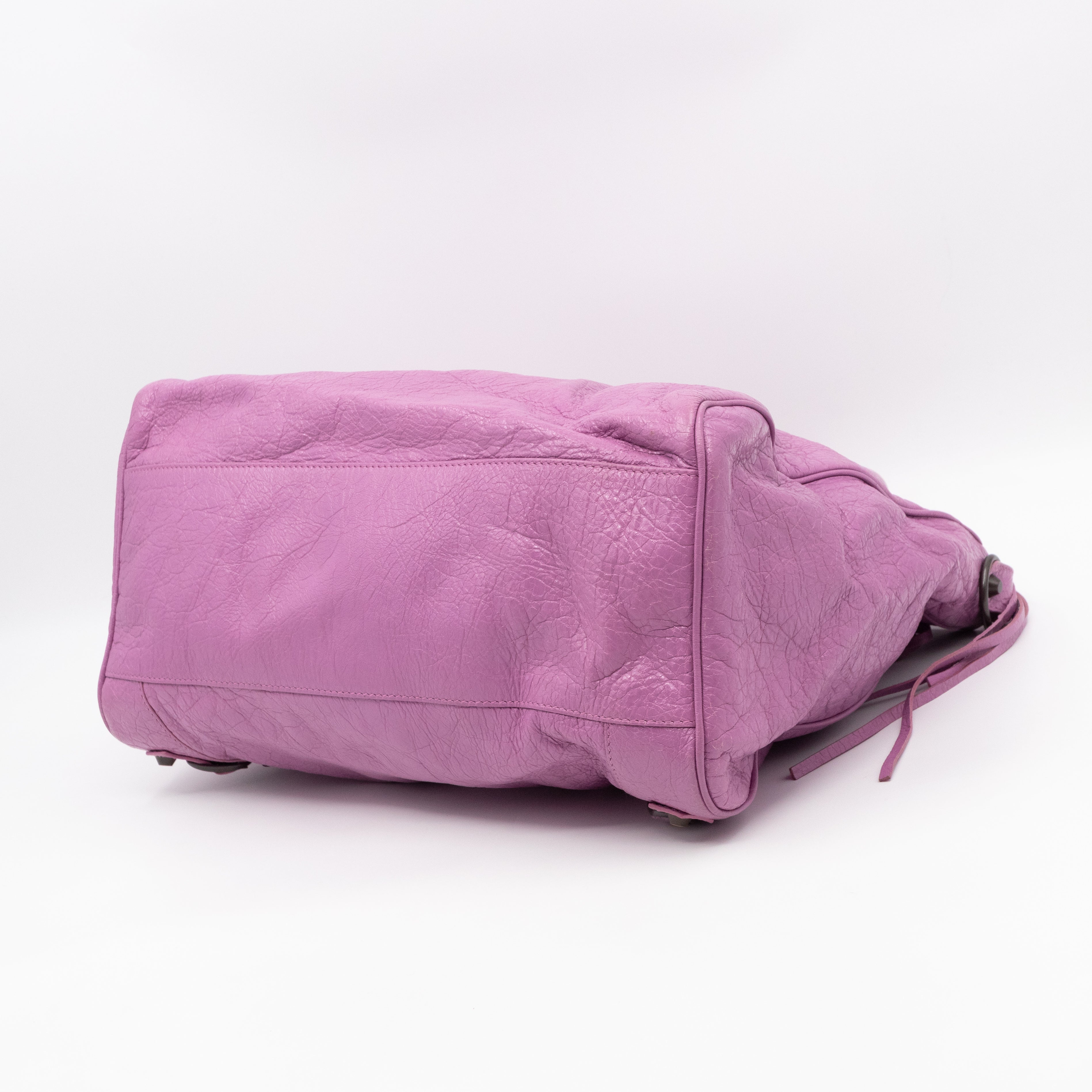 Classic Velo Giant Pink Leather