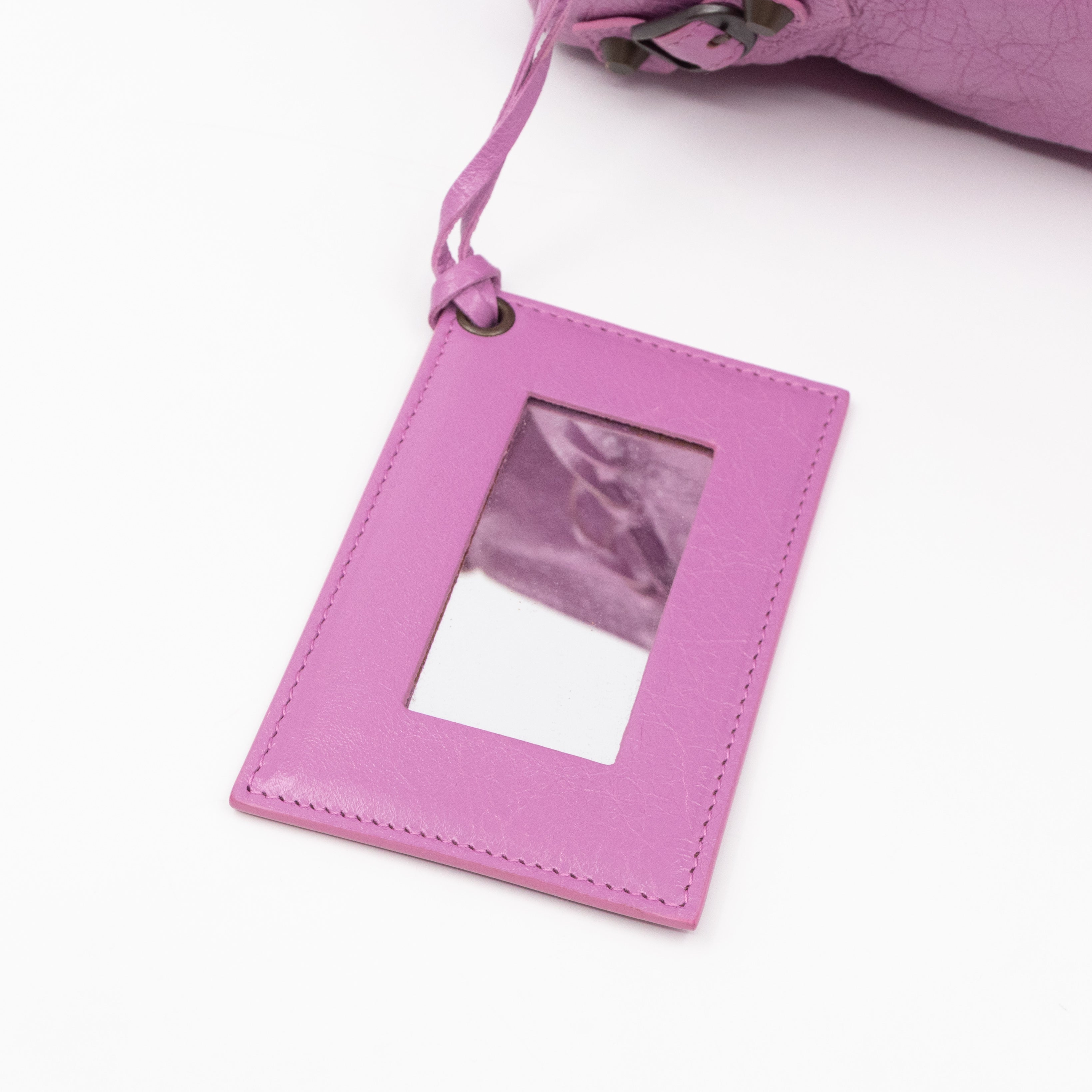 Classic Velo Giant Pink Leather