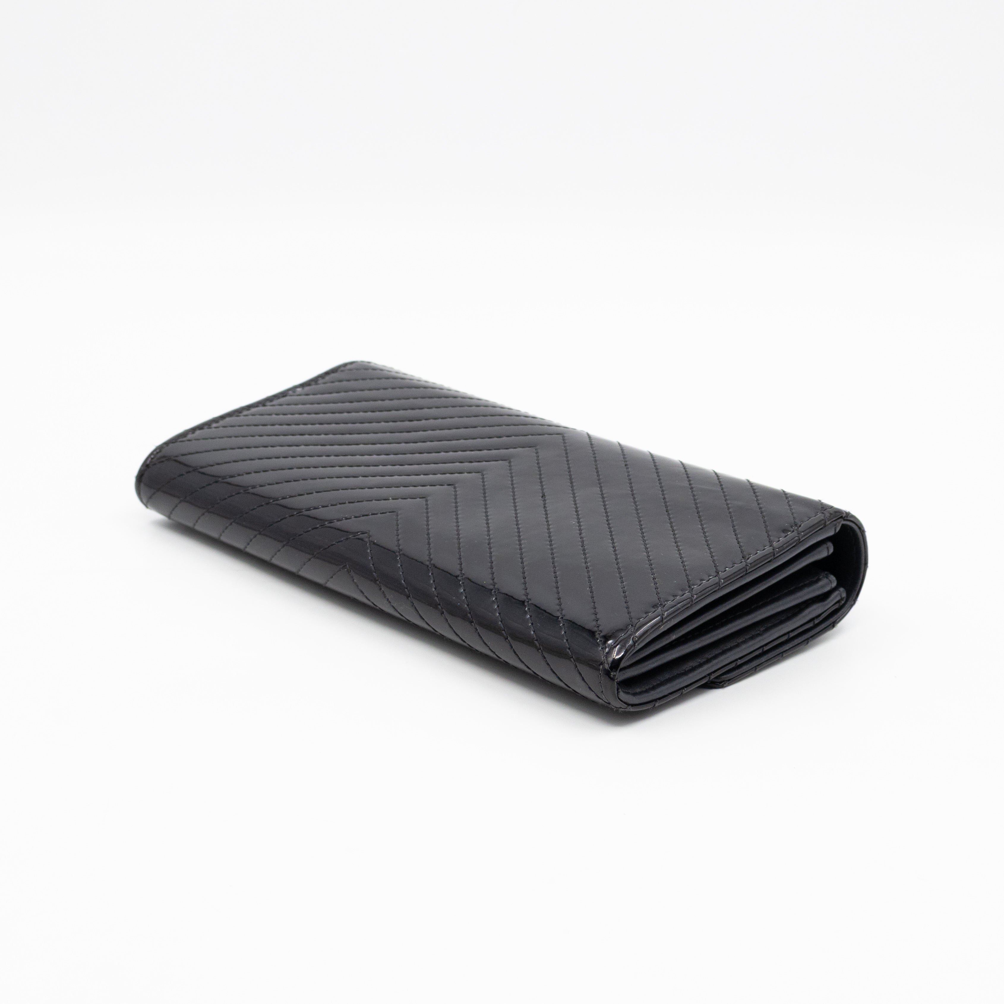 Gusset Long Flap Wallet Chevron Black Patent Leather