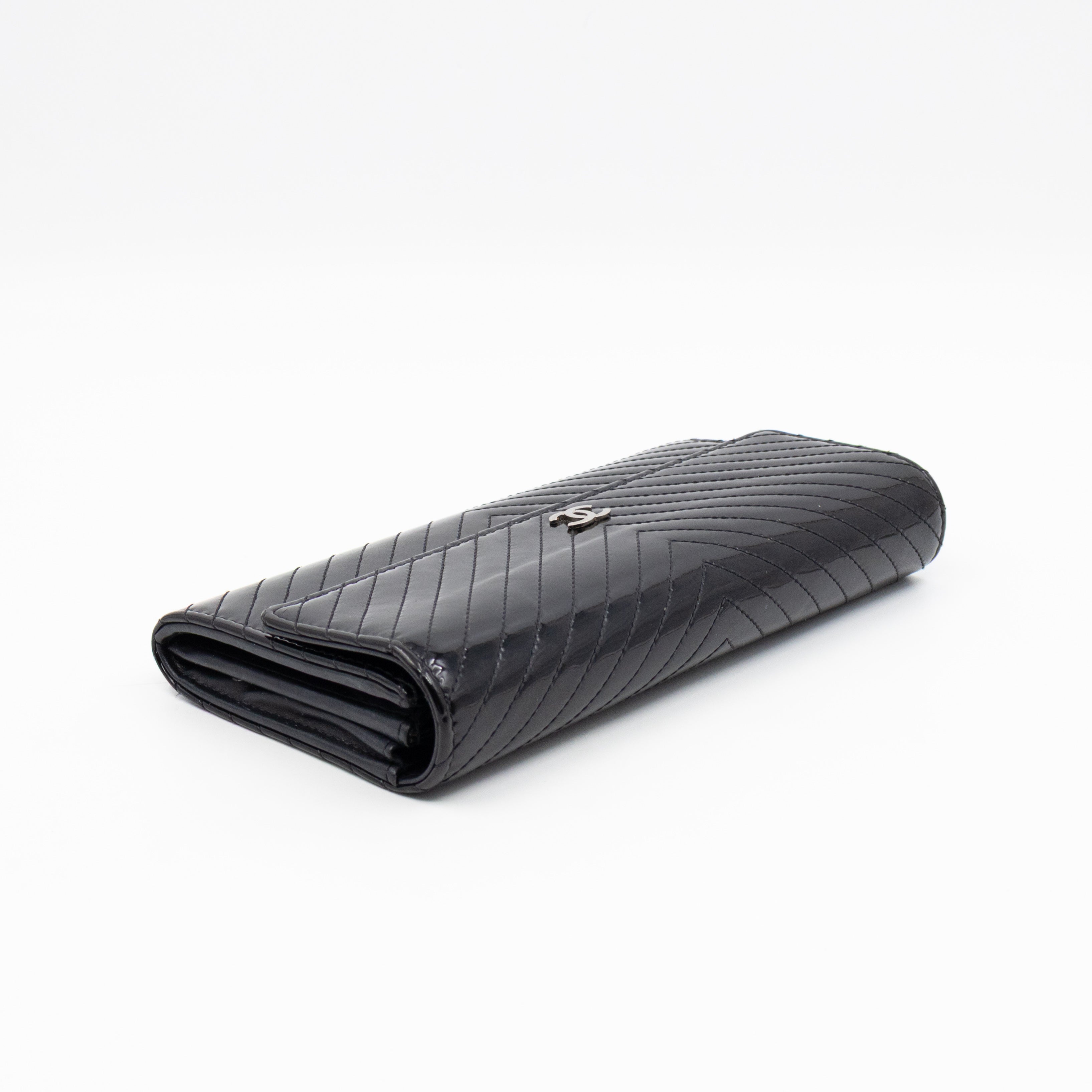 Gusset Long Flap Wallet Chevron Black Patent Leather